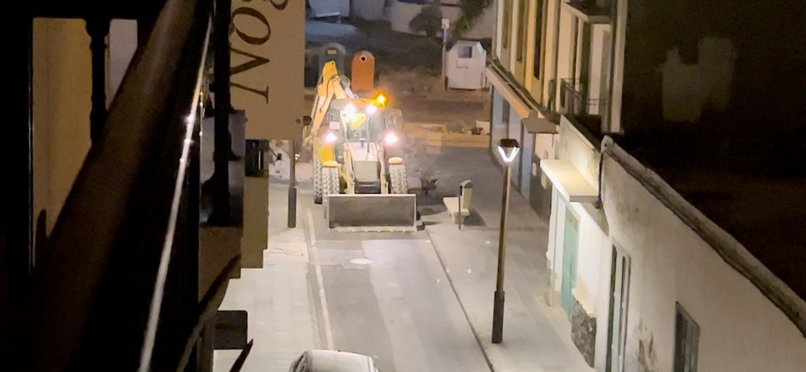 Obras en la calle Coronel Bens de madrugada