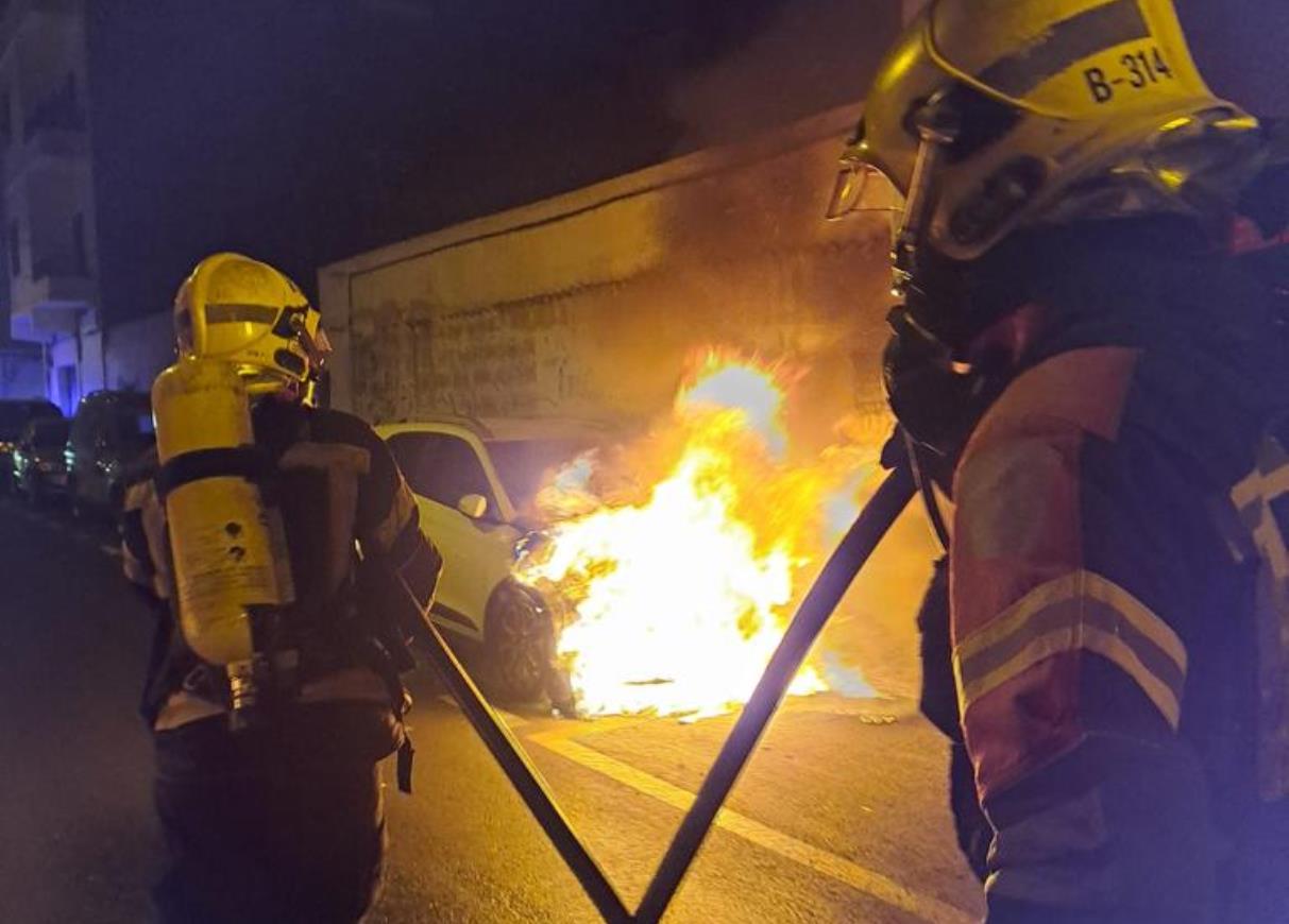 Incendio de un vehículo en Arrecife