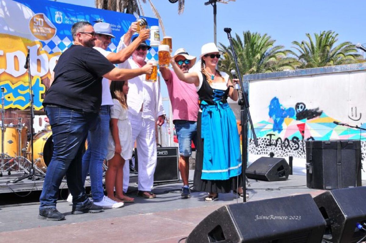 Reciente celebración del Oktoberfest en el Charco del Palo. Imagen: Ayuntamiento de Haría.