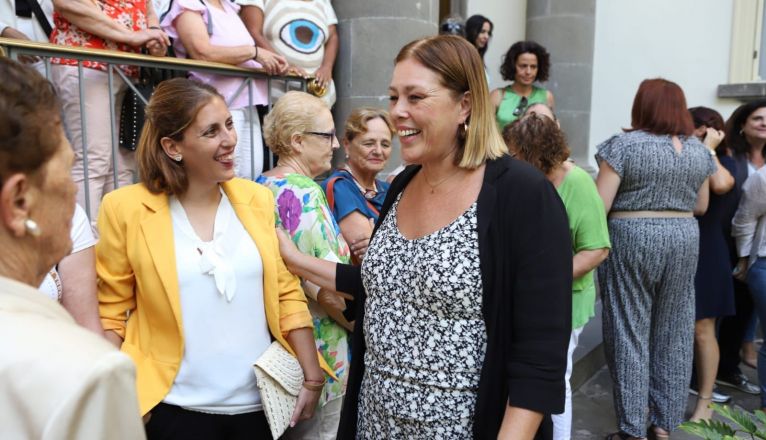 Astrid Pérez abre el Parlamento a las mujeres rurales de Canarias (1)
