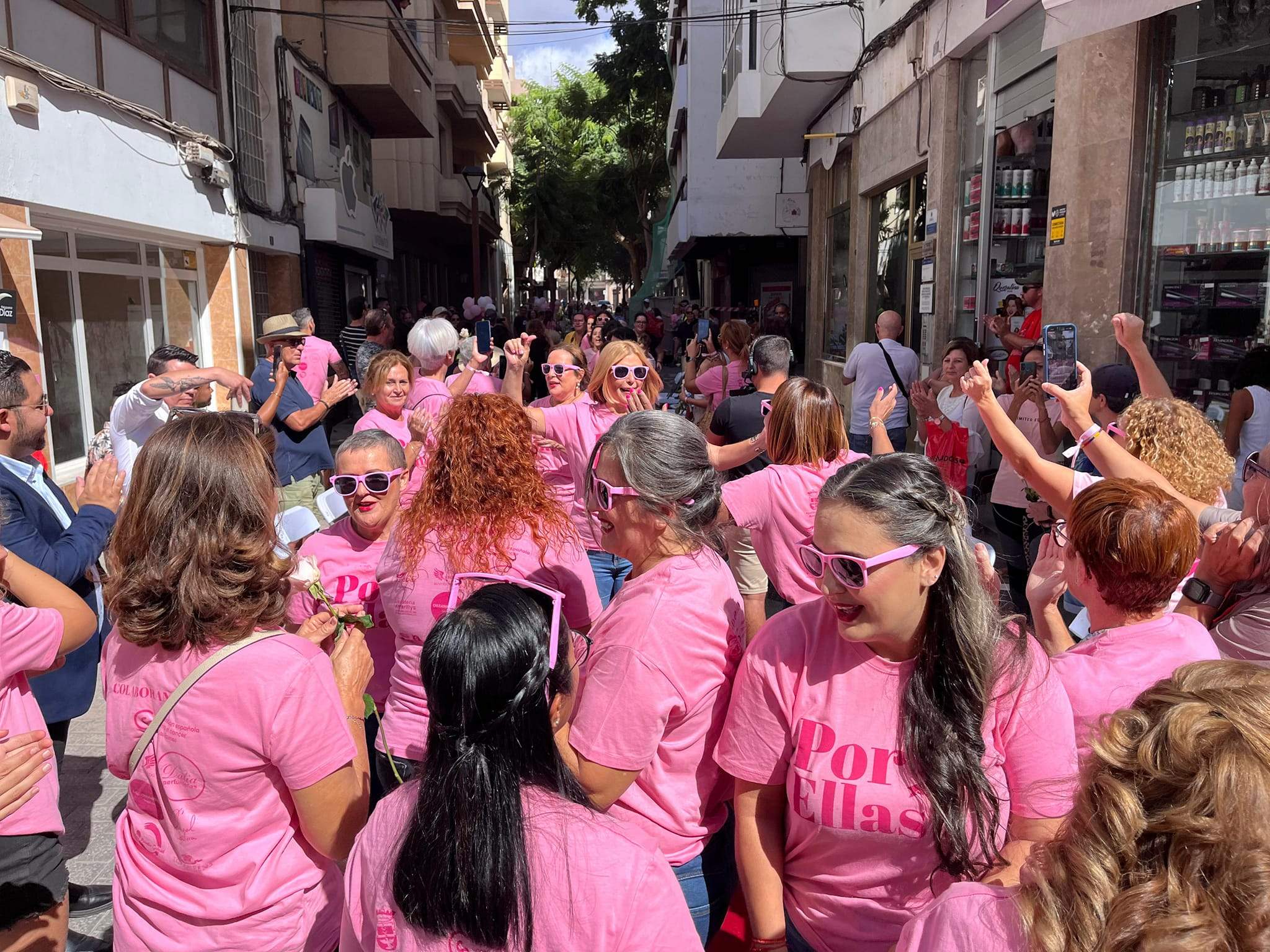 La zona de La Plazuela estuvo muy concurrida para presenciar La Pasarela