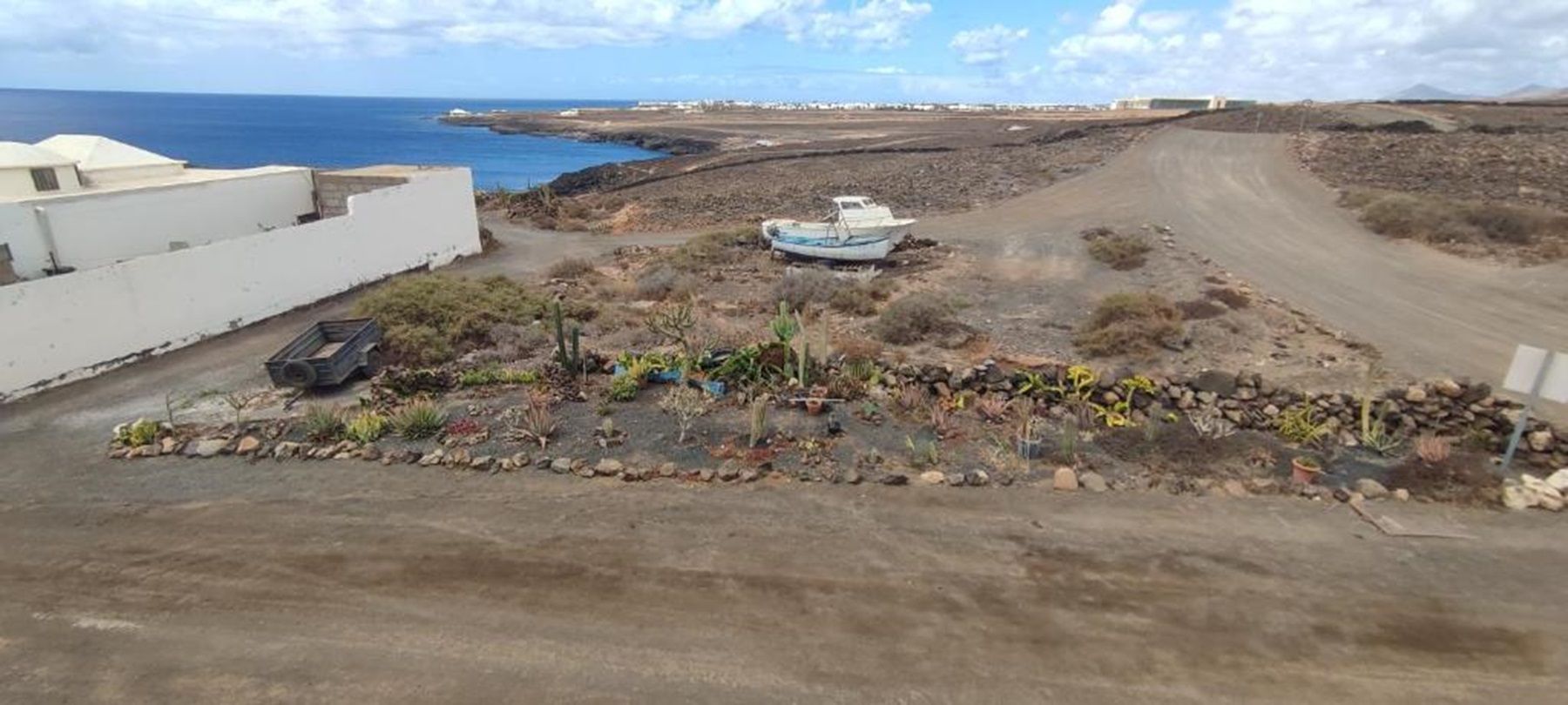 La carretera del pueblo tras los arreglos