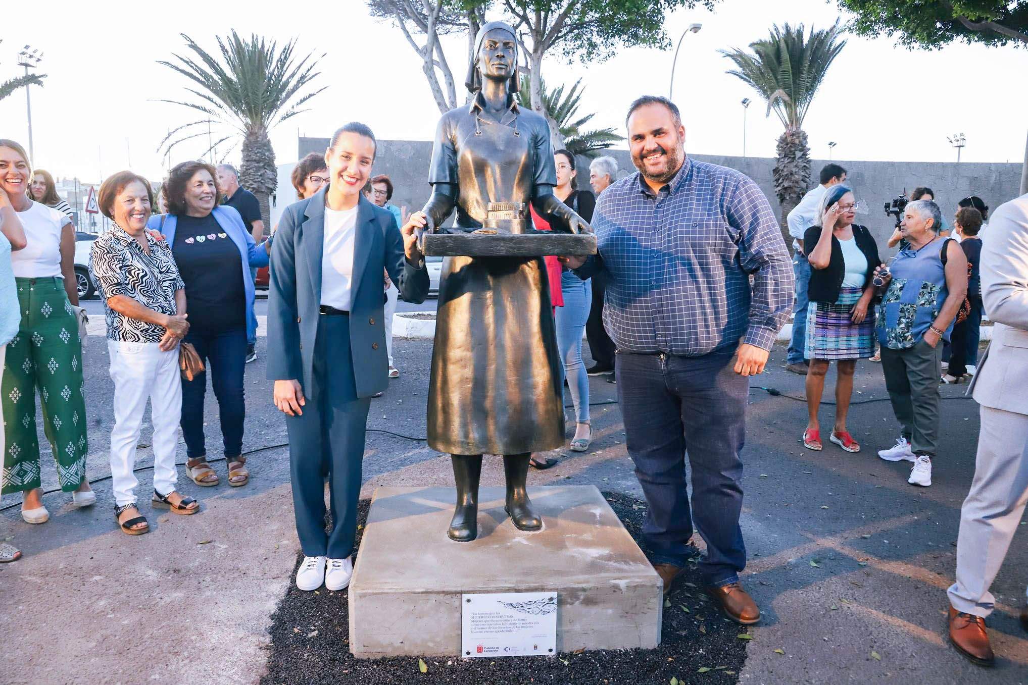 Inauguración de la escultura homenaje a las mujeres conserveras de Lanzarote