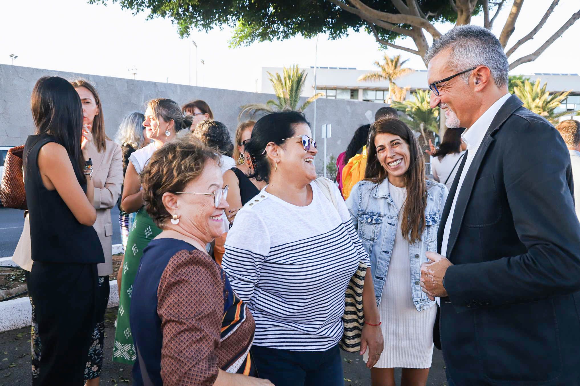Inauguración de la escultura homenaje a las mujeres conserveras de Lanzarote