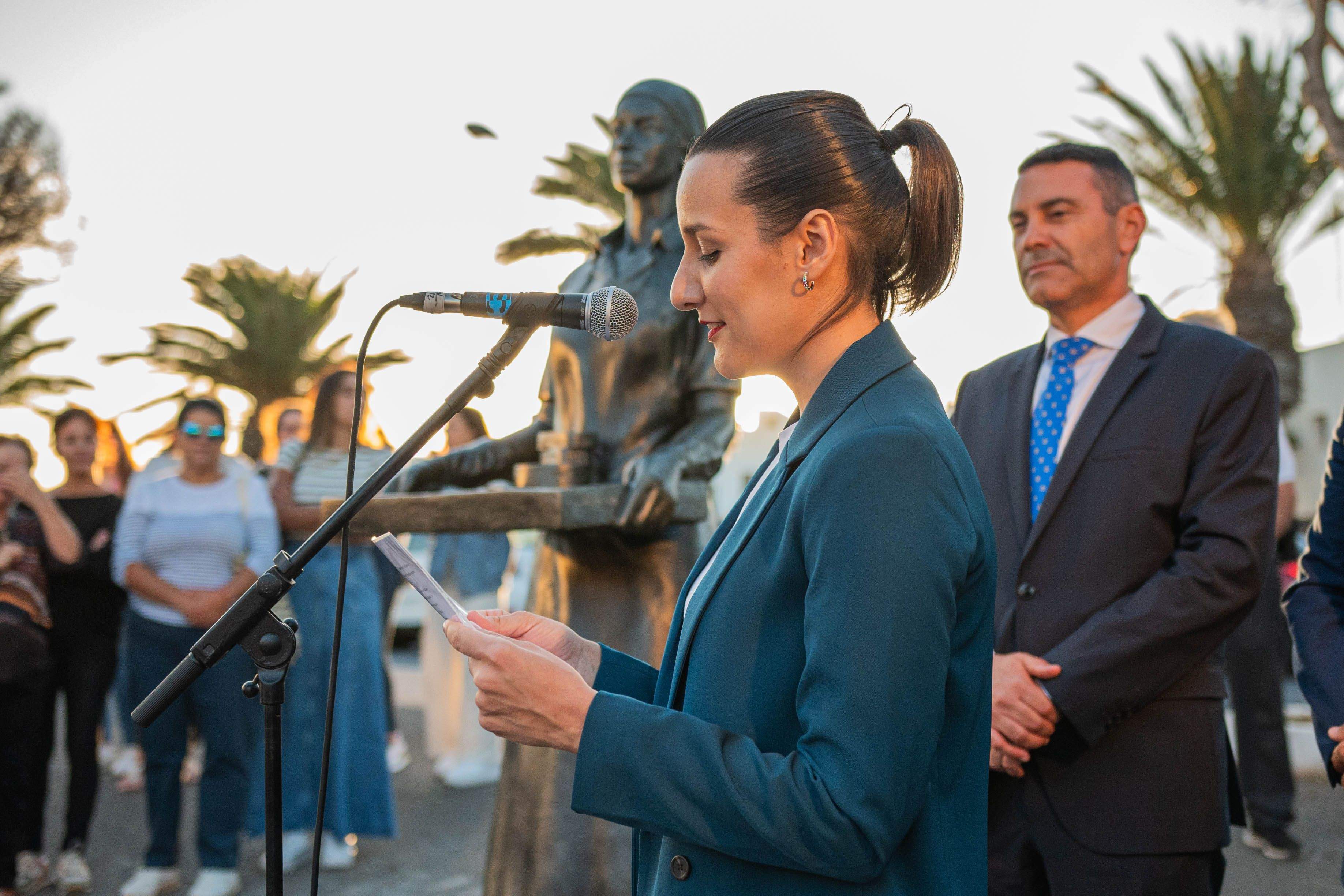 Inauguración de la escultura homenaje a las mujeres conserveras de Lanzarote