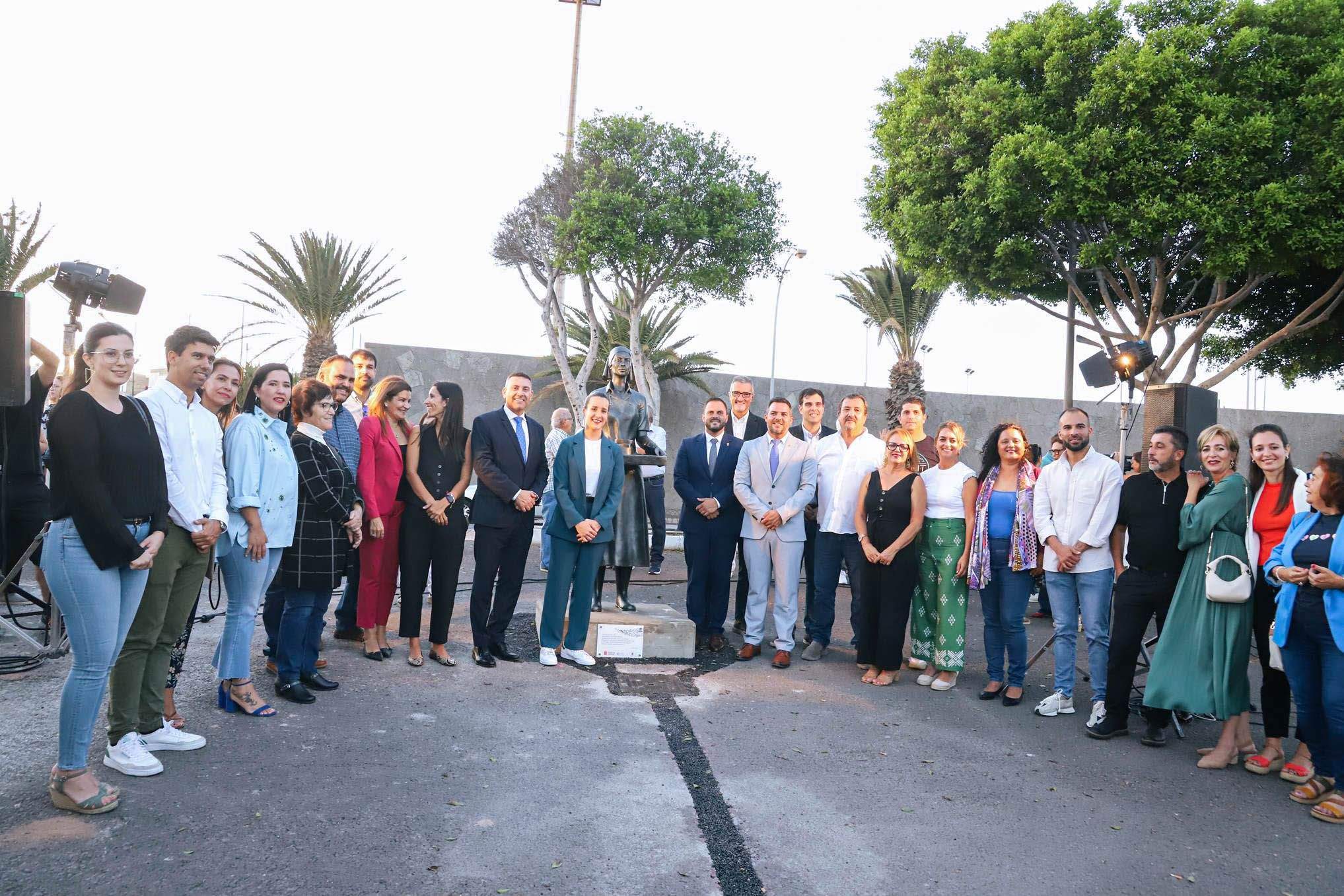 Inauguración de la escultura homenaje a las mujeres conserveras de Lanzarote
