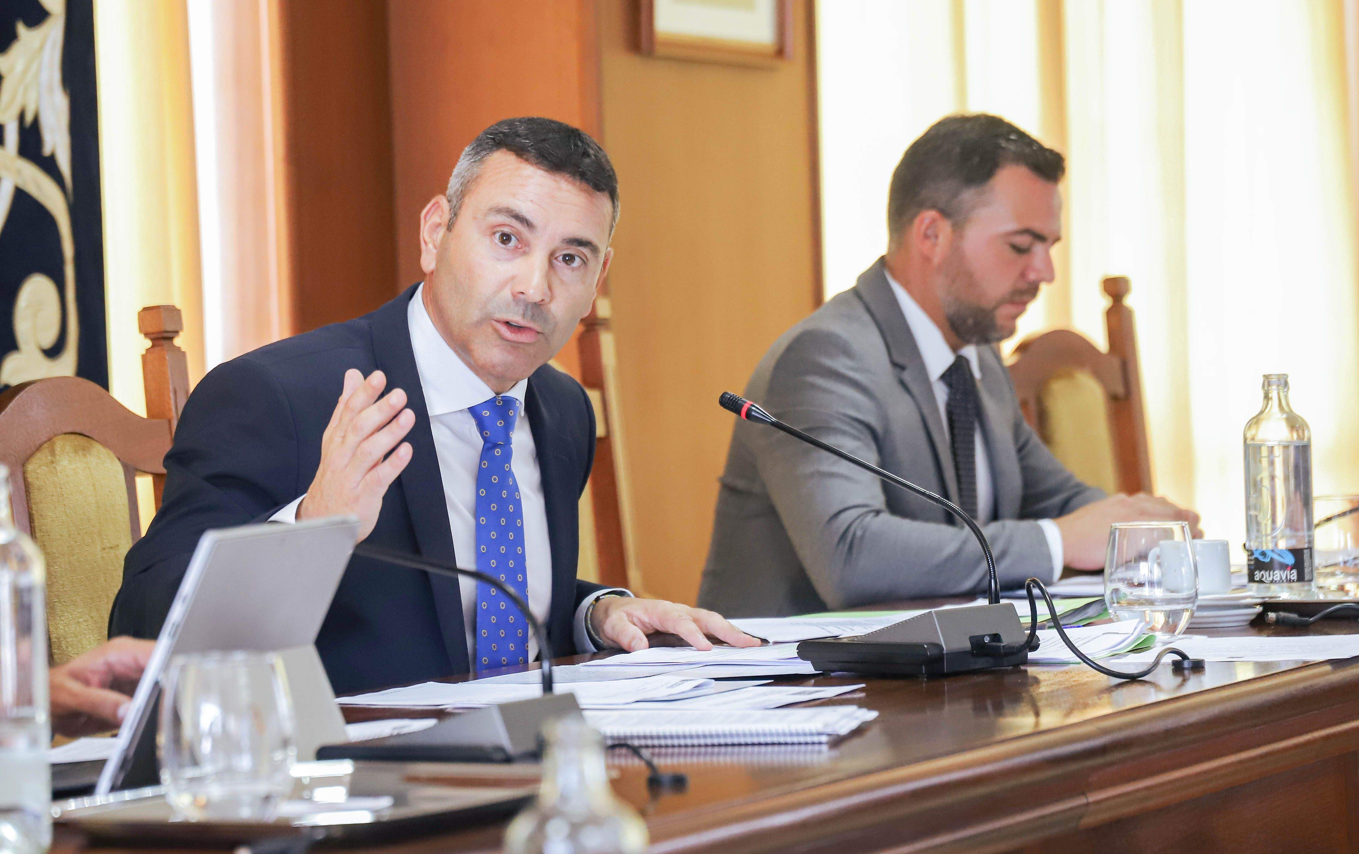 El presidente del Cabildo de Lanzarote, Oswaldo Betancort, durante el pleno celebrado el pasado viernes. Foto: Cabildo de Lanzarote.