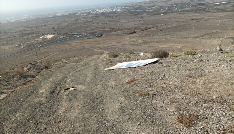 Una de las aspas caídas este miércoles en Montaña Mina Una de las aspas caídas este miércoles en Montaña Mina