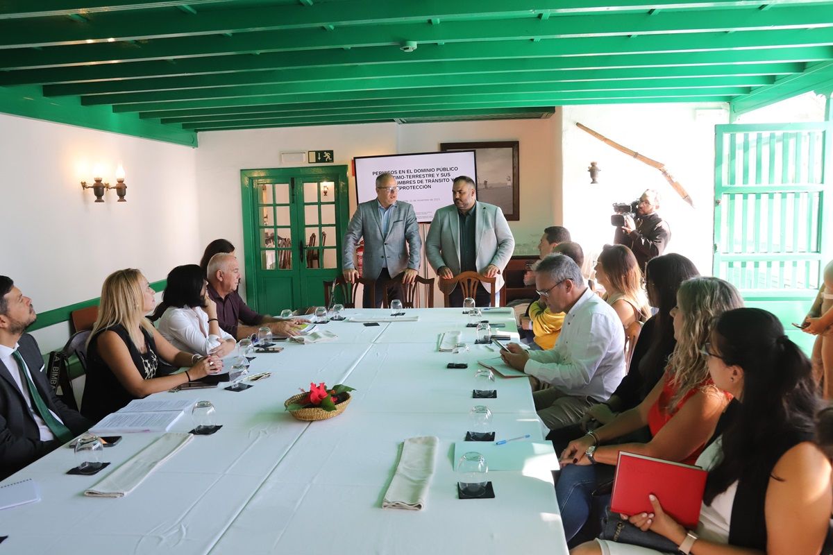 Dirección de Costas en los encuentros con cabildos y ayuntamientos en Lanzarote
