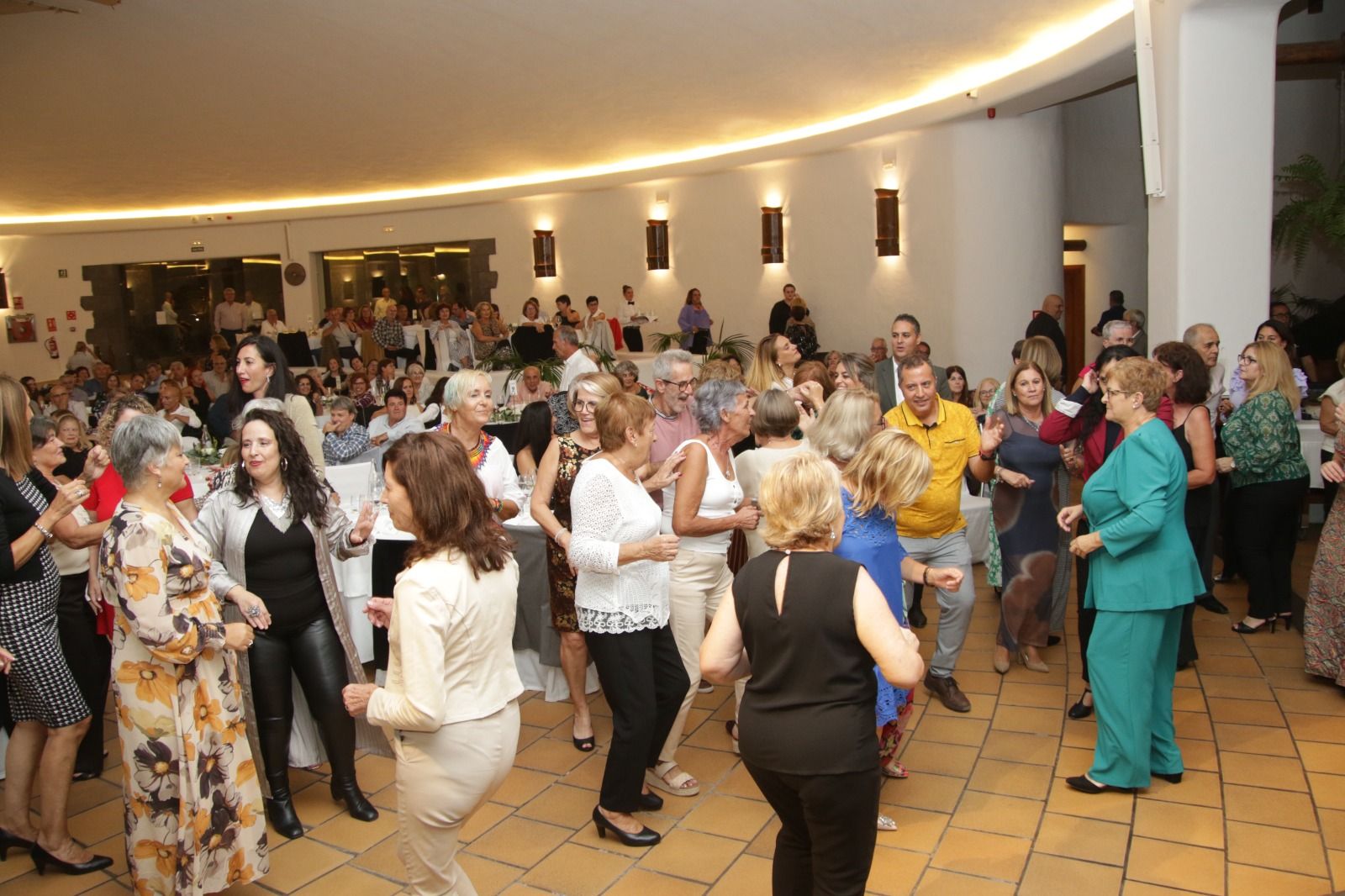 Cena benéfica de AFOL, 2023