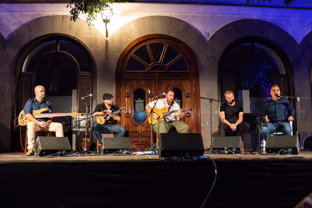 DE la raíz a la tierra