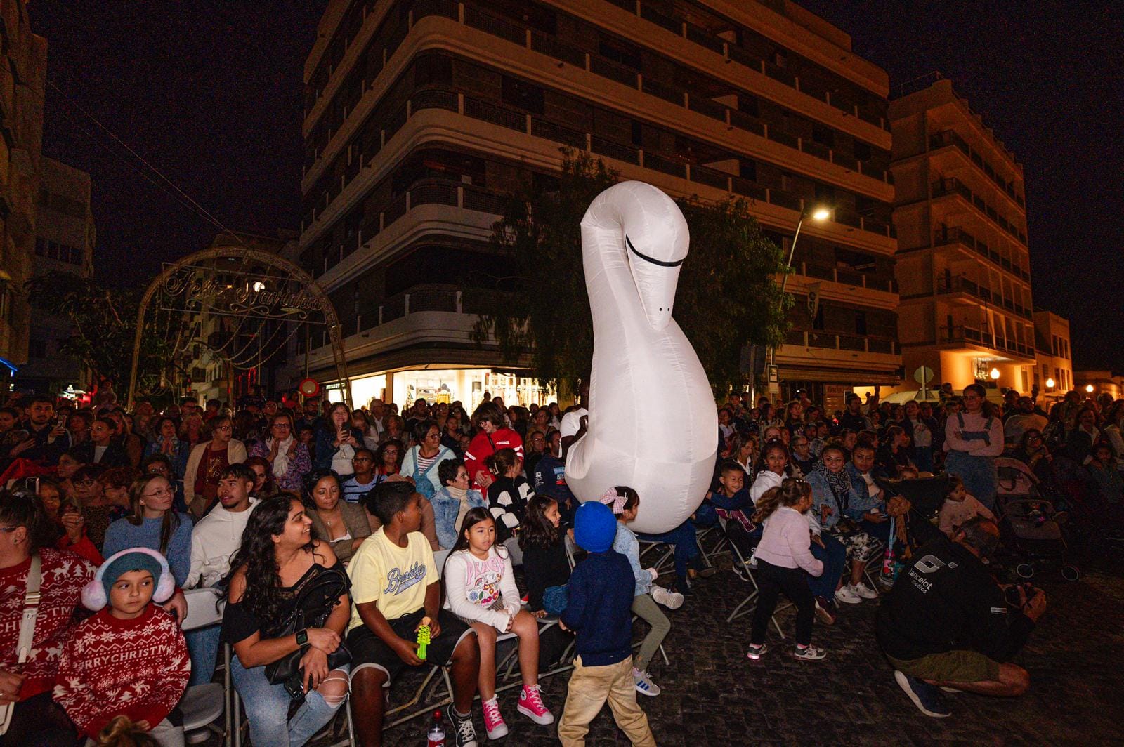 Navidad Arrecife 2023. Numeroso público en el acto del encendido Navidad Arrecife 2023. Numeroso público en el acto del encendido