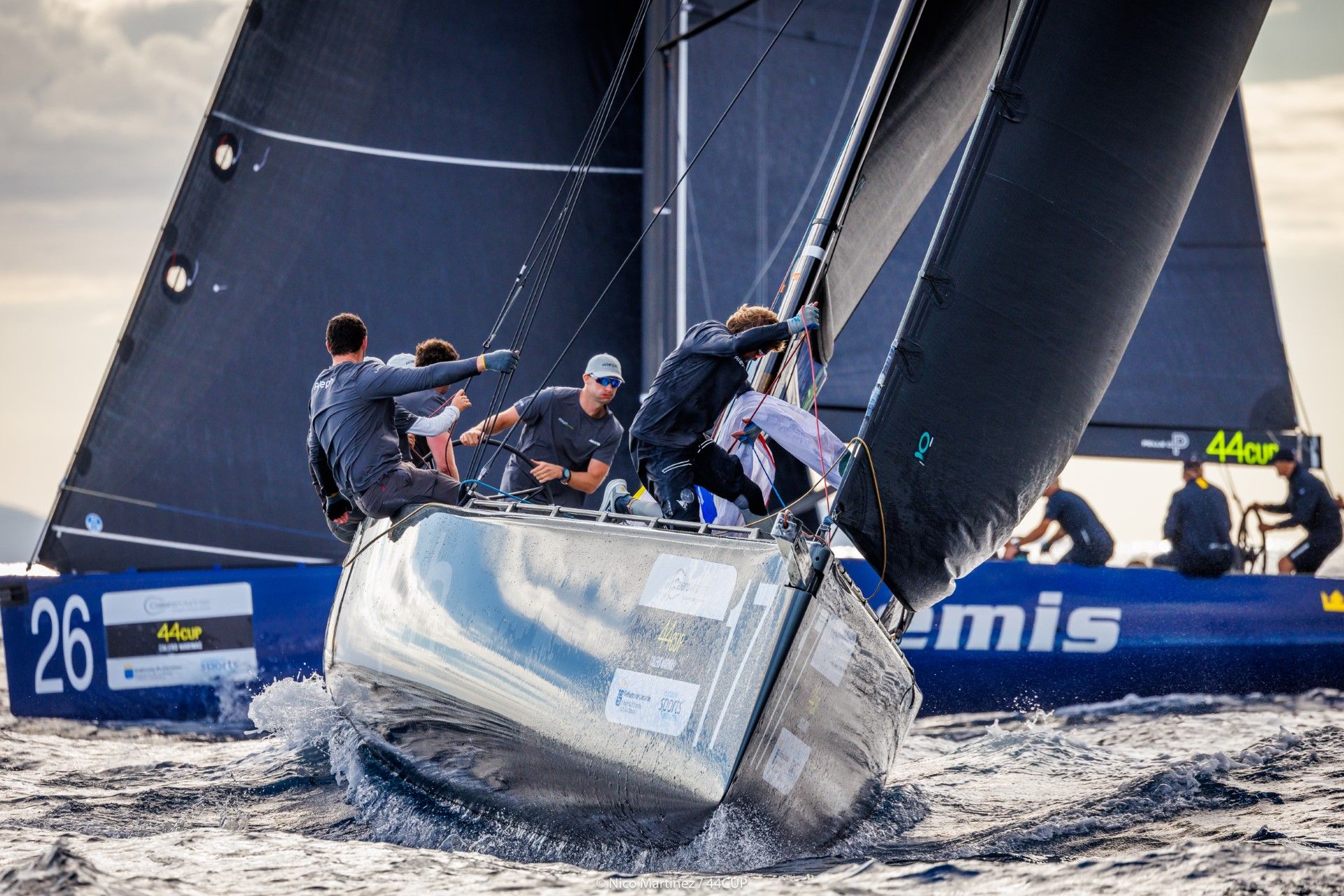 Imagen de la 44 Cup Calero Marinas