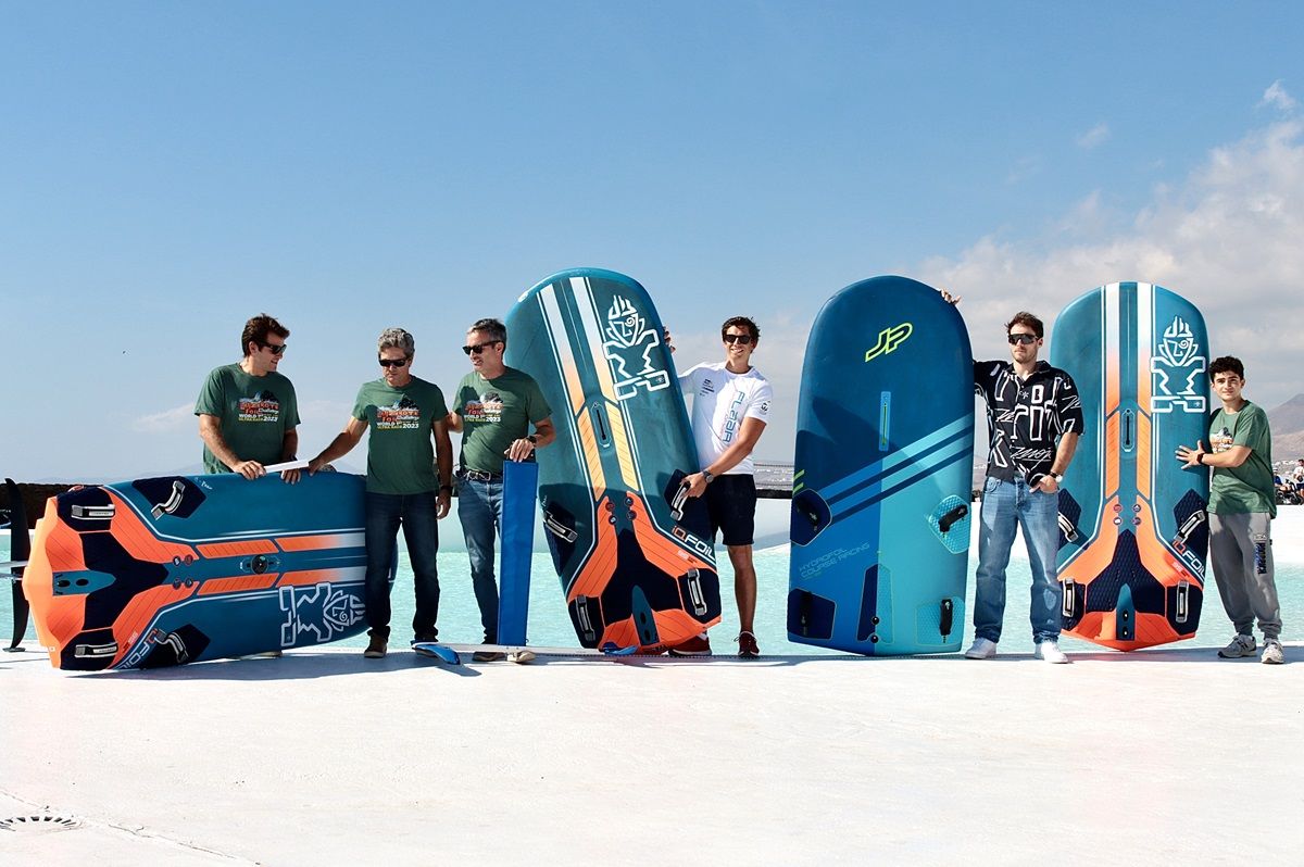 Los participantes del 'Lanzarote Foil Challenge' durante la presentación