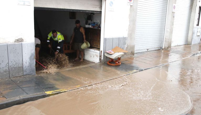 Lluvias en Arrecife (Fotos: José Luis Carrasco y cedidas) Lluvias en Arrecife (Fotos: José Luis Carrasco y cedidas)