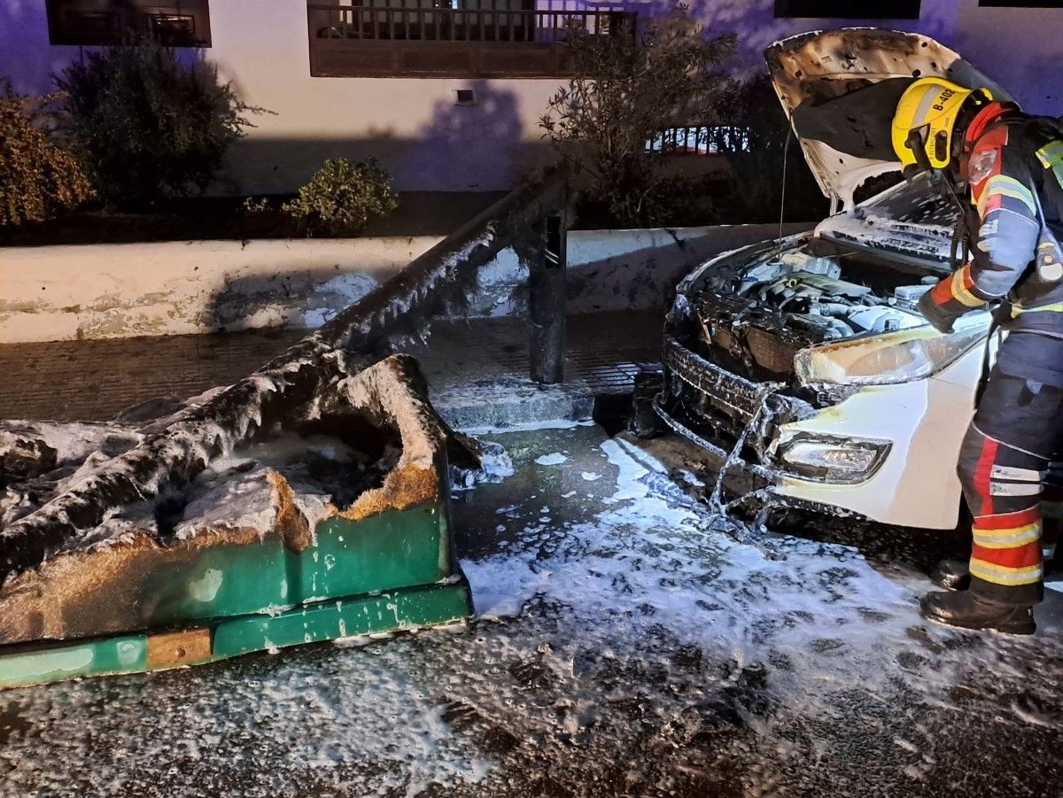 Contenedores quemados en Arrecife
