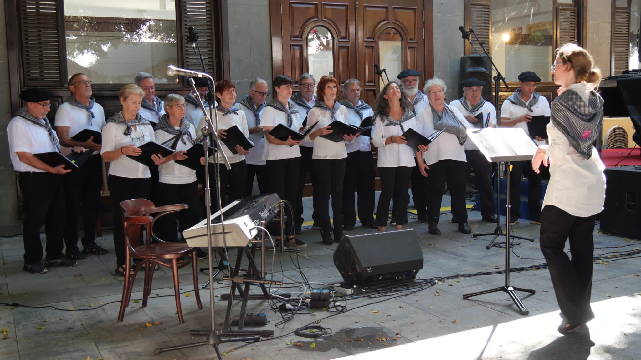 I Encuentro de corales de la coral San Ginés (Fotos Jordi Vispo)