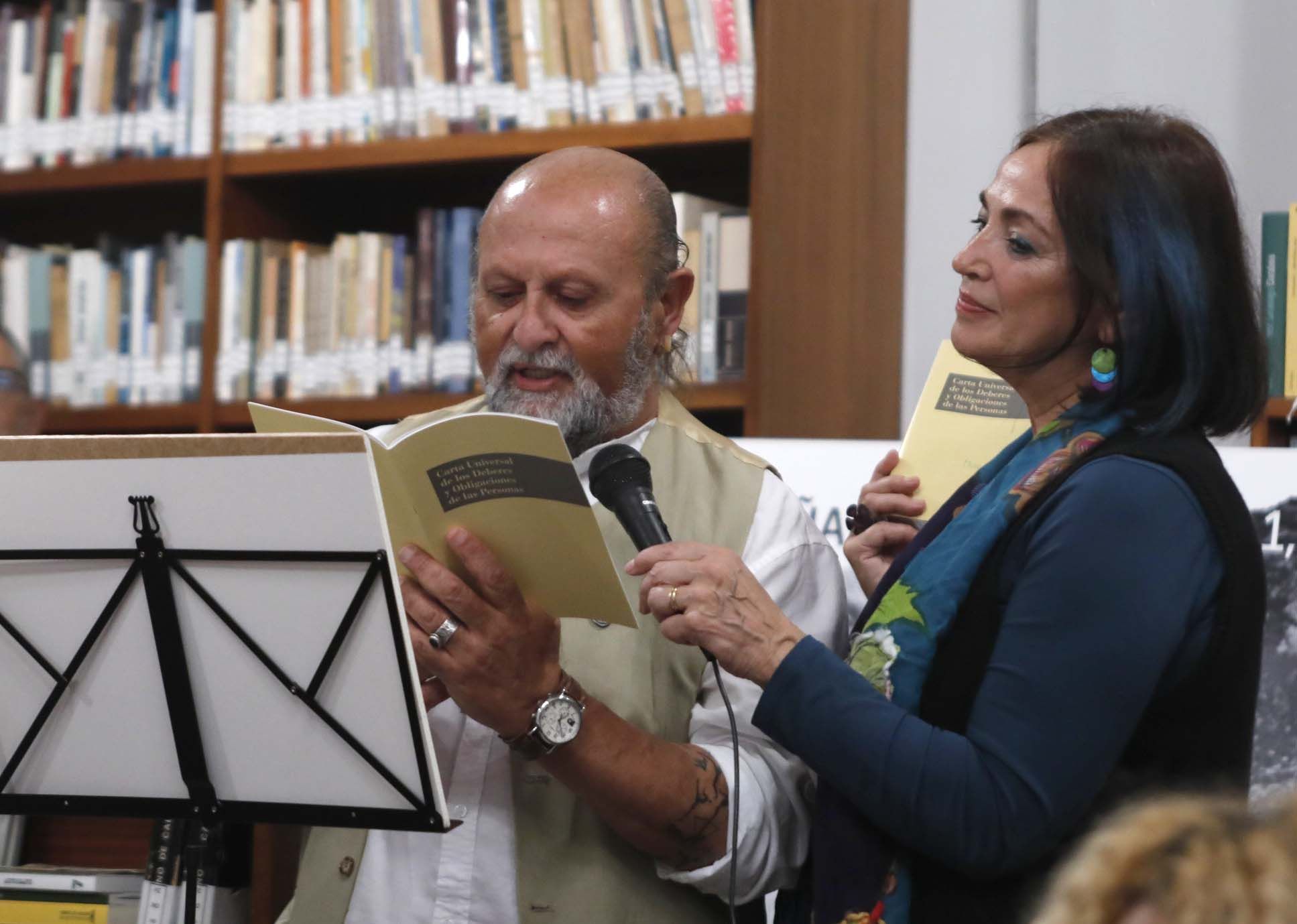 Personalidades de la política y la cultura en el homenaje al 25º aniversario del Nobel a José Saramago. Foto: José Luis Carrasco.