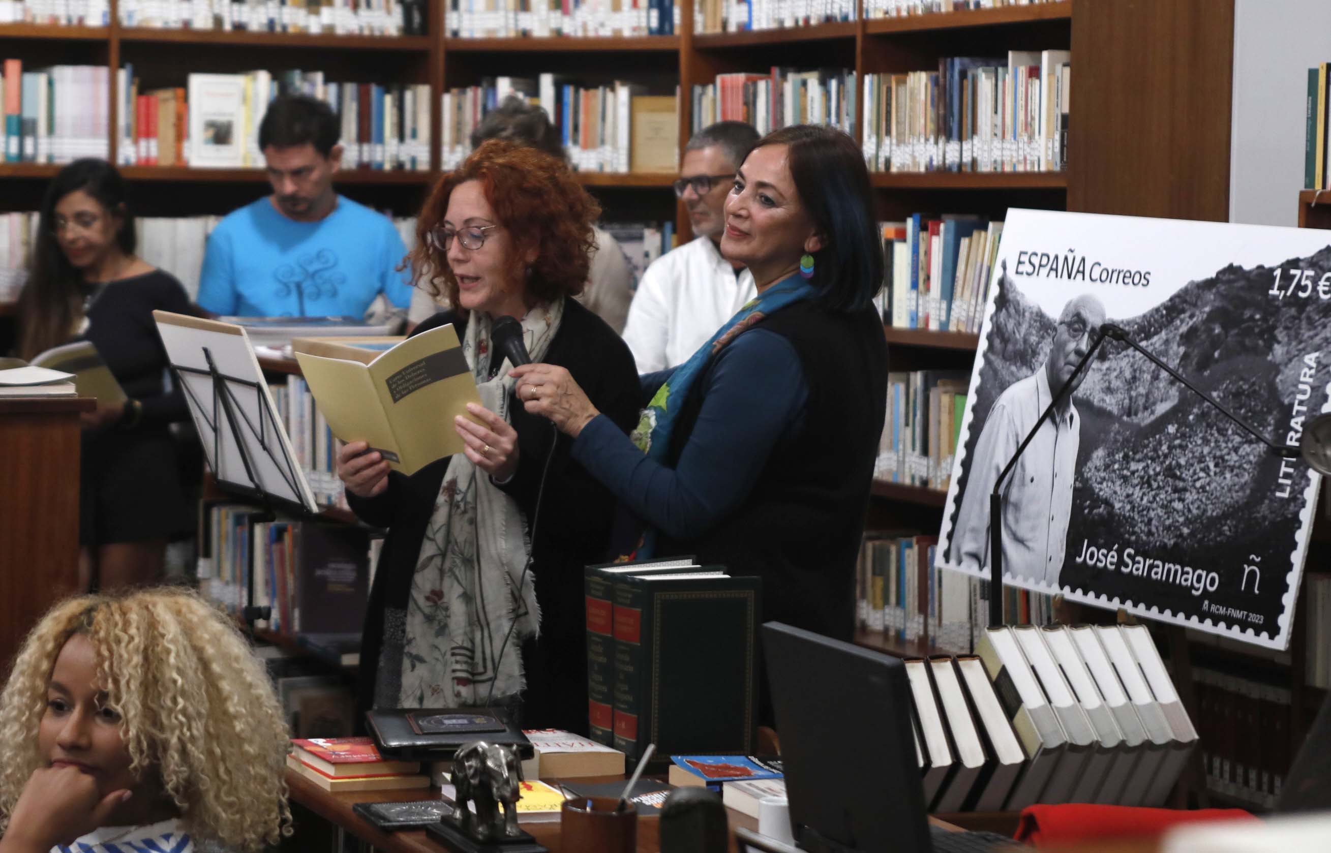 Personalidades de la política y la cultura en el homenaje al 25º aniversario del Nobel a José Saramago. Foto: José Luis Carrasco.