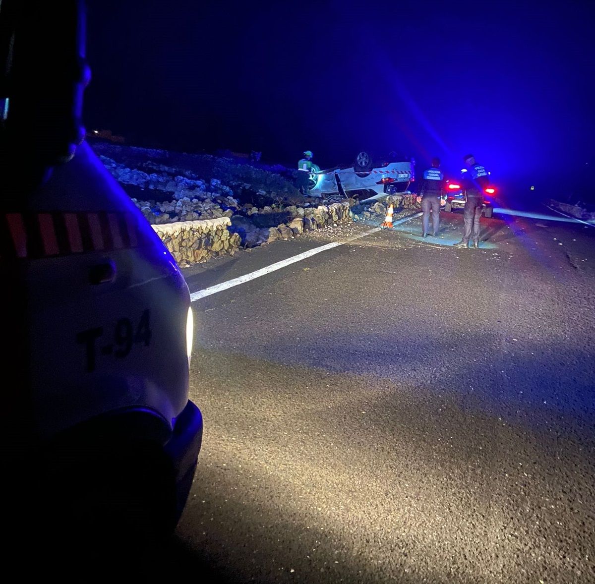 Vuelco del coche en la carretera de Mastadache