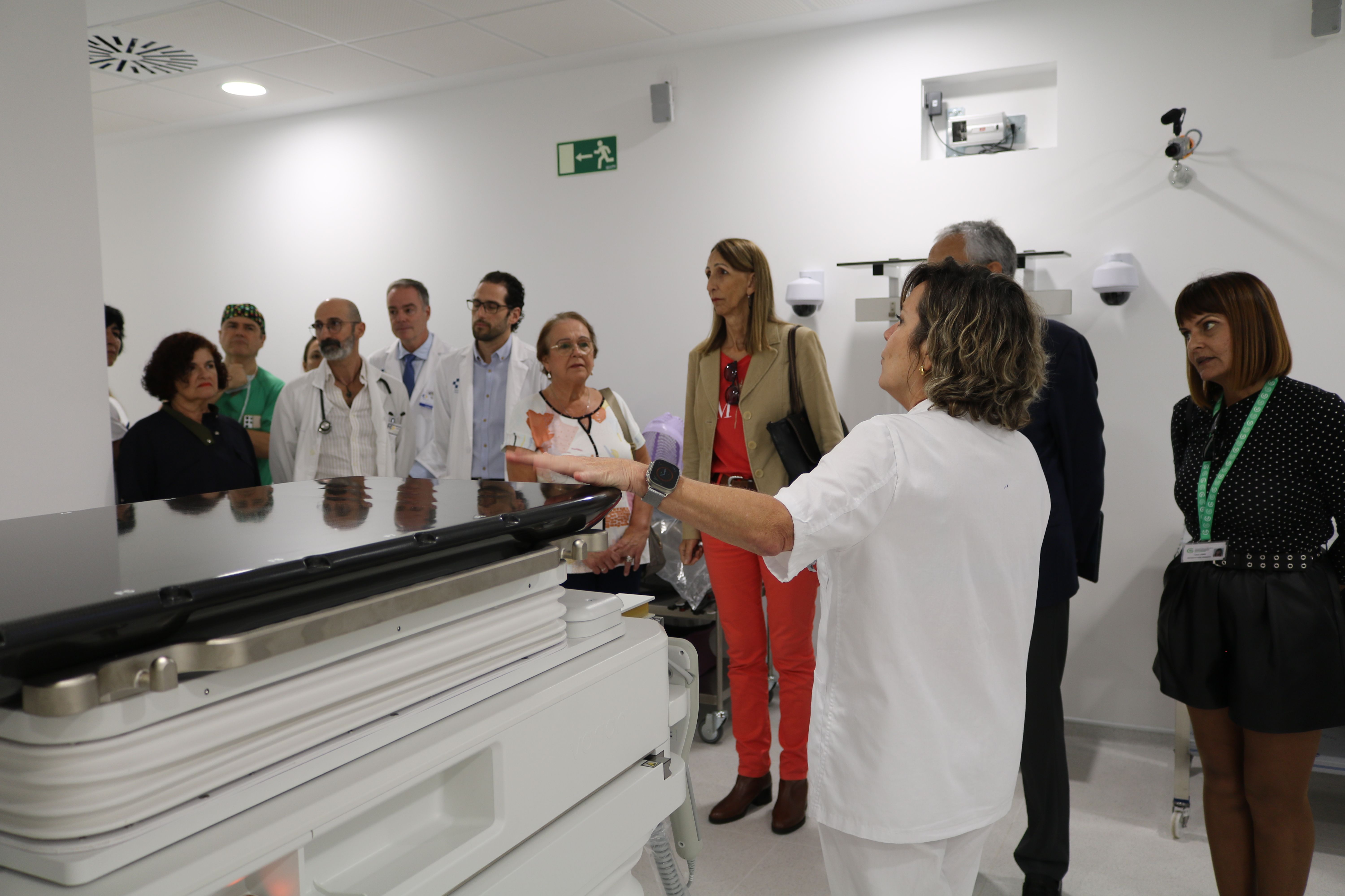 Visita a la Unidad de Oncología Radioterápica del Hospital Dr. José Molina Orosa. Foto: Consejería de Sanidad. 