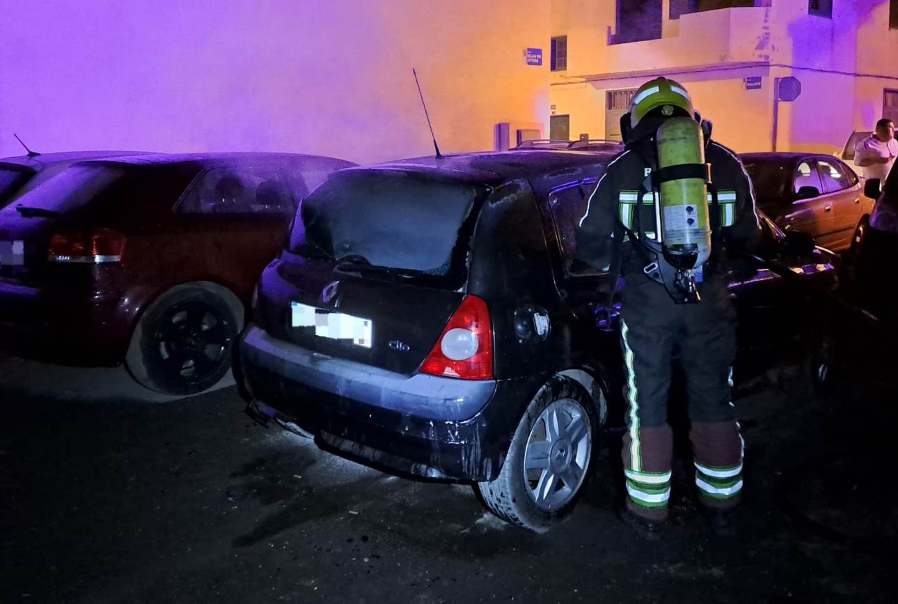 Incendio de vehículo en Arrecife