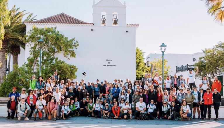 En torno a 1.200 personas disfrutan del 'XIV Encuentro de Senderismo de Lanzarote'