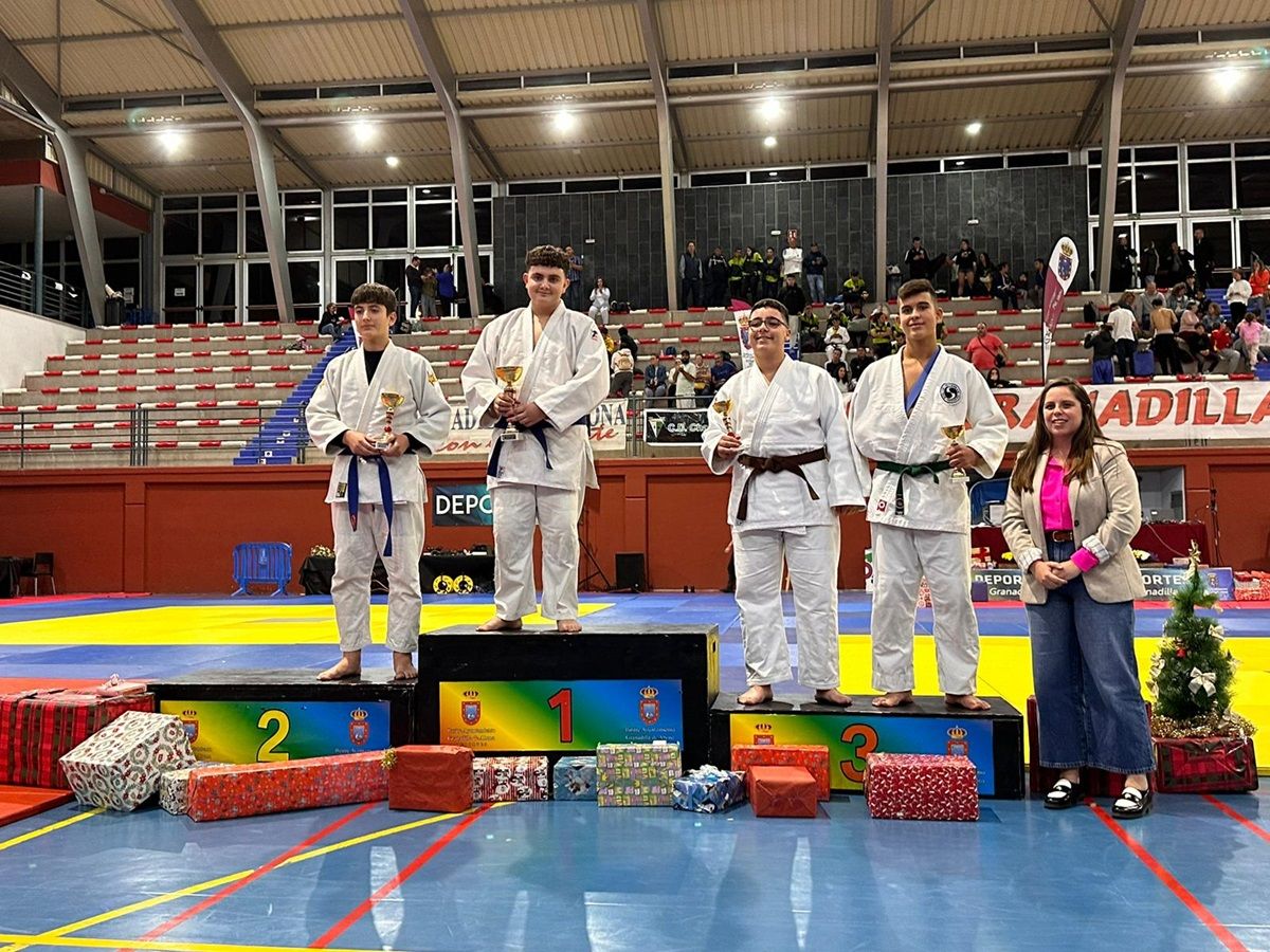 Los participantes del  'Club de Judo Costa Teguise' en la Copa de España