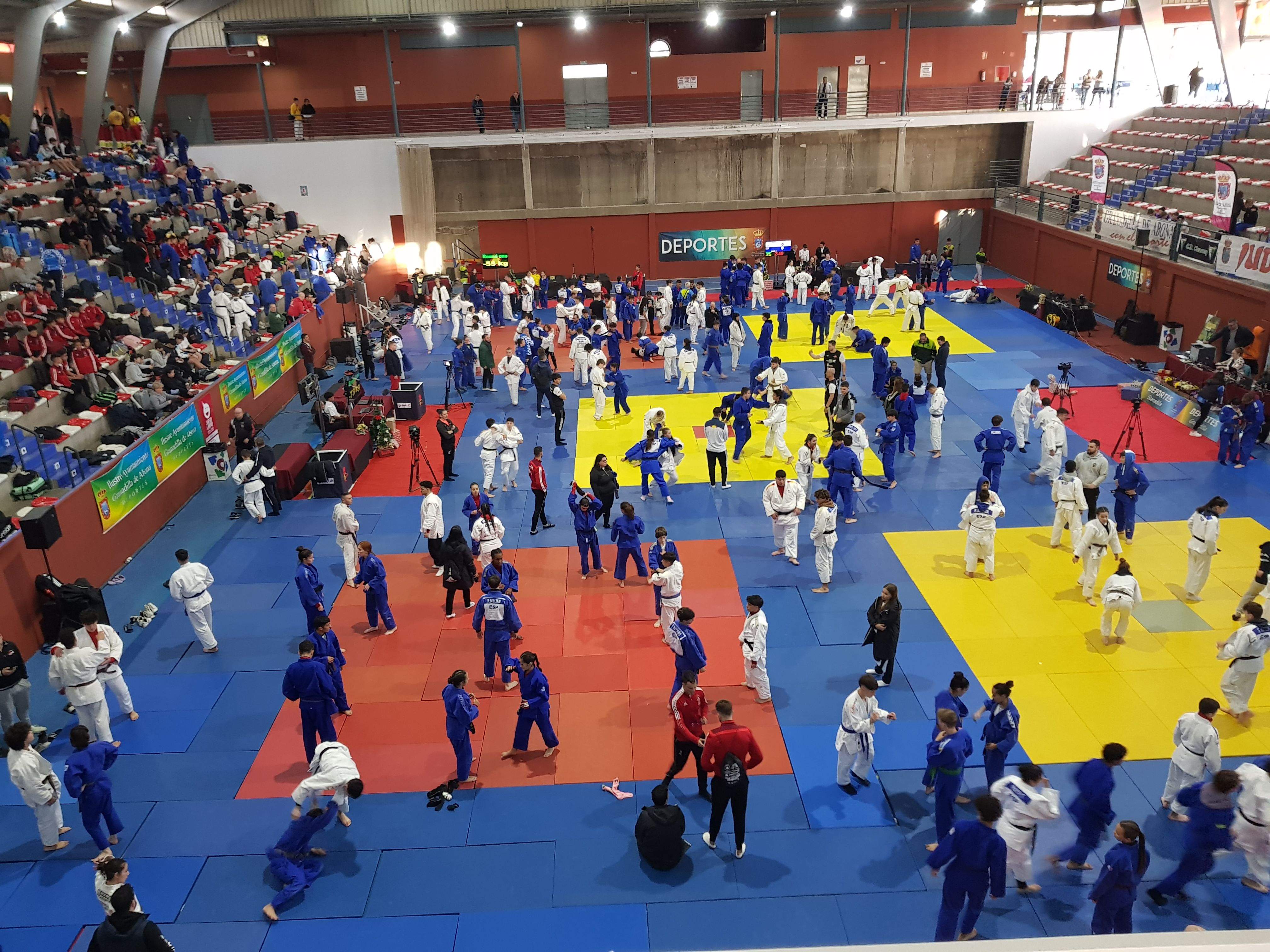 Los participantes del  'Club de Judo Costa Teguise' en la Copa de España