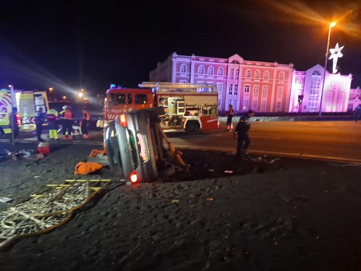 Accidente de tráfico en la rotonda de entrada a Arrecife