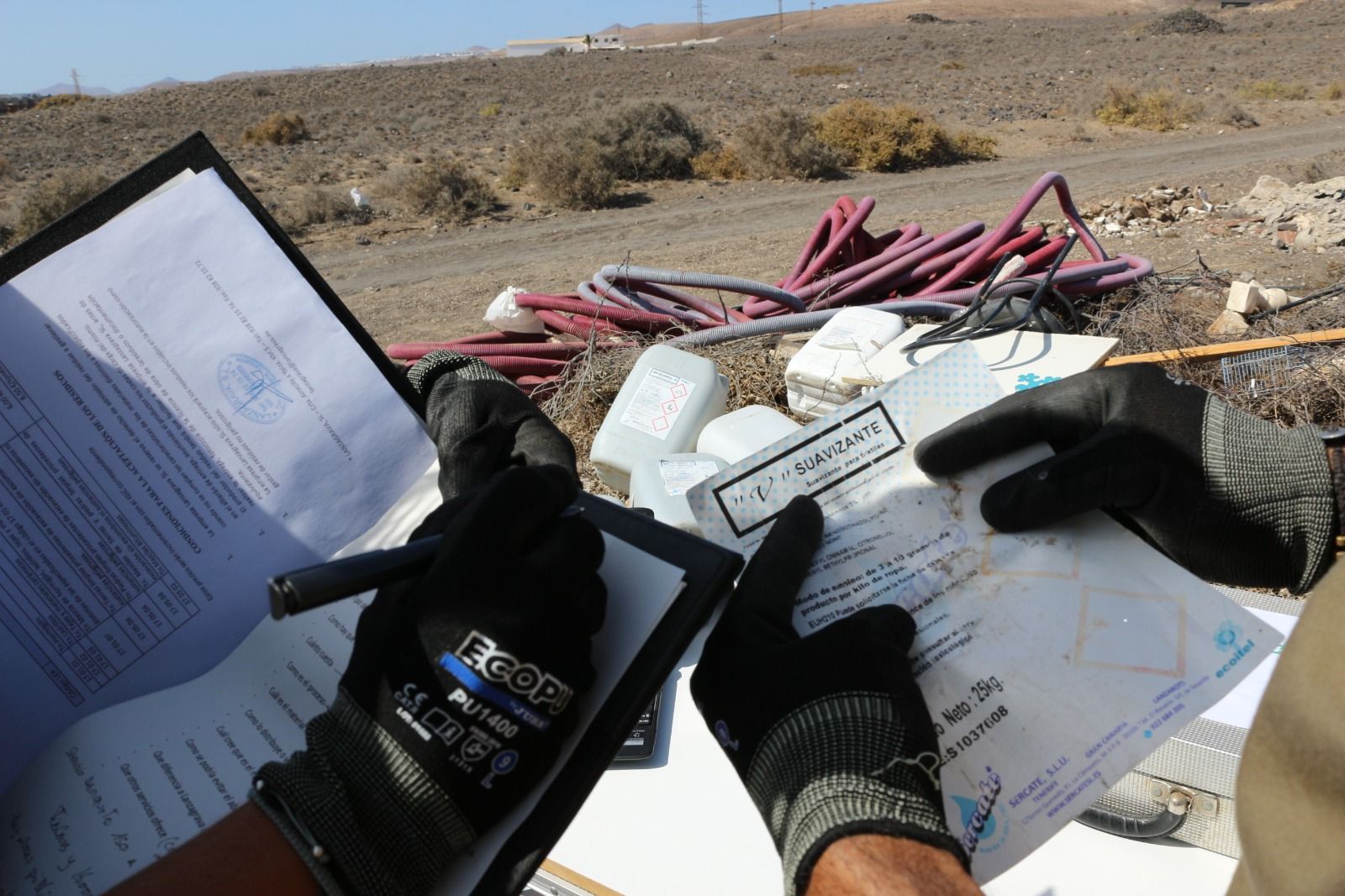 Escombros y residuos tirados en Lanzarote. Foto: Asociación Papacría Escombros y residuos tirados en Lanzarote. Foto: Asociación Papacría