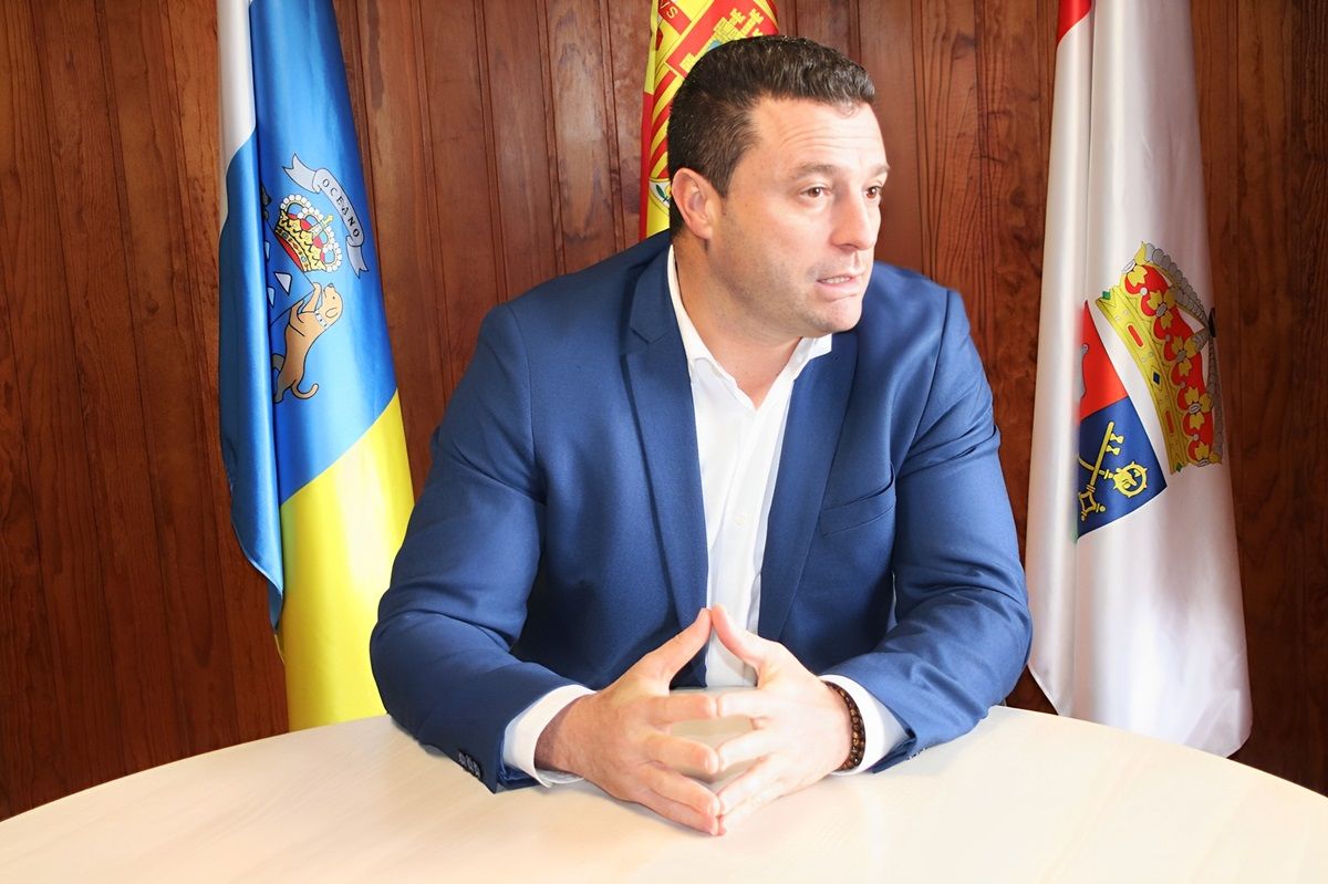 Óscar Noda, alcalde de Yaiza