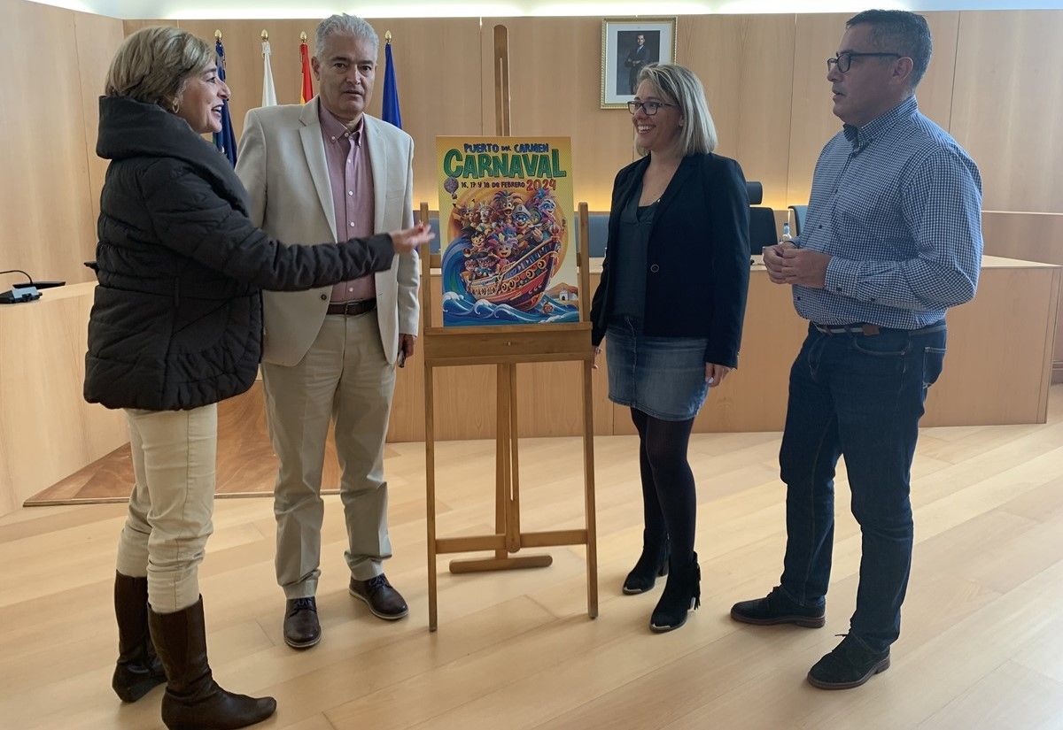 El alcalde de Tías y su equipo presentando el cartel de Carnaval