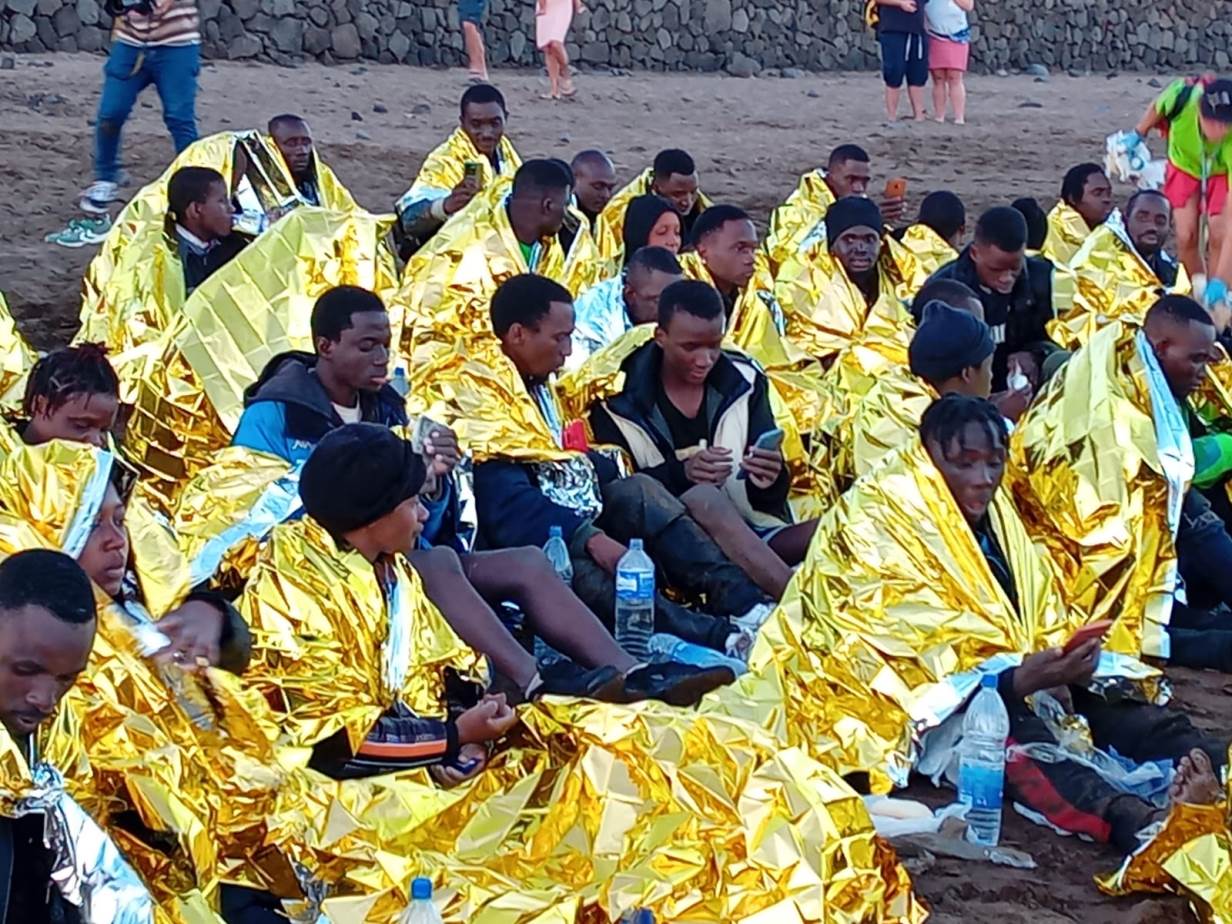 Un grupo de personas migrantes llegan por sus propios medios a Arrieta el pasado diciembre. 
