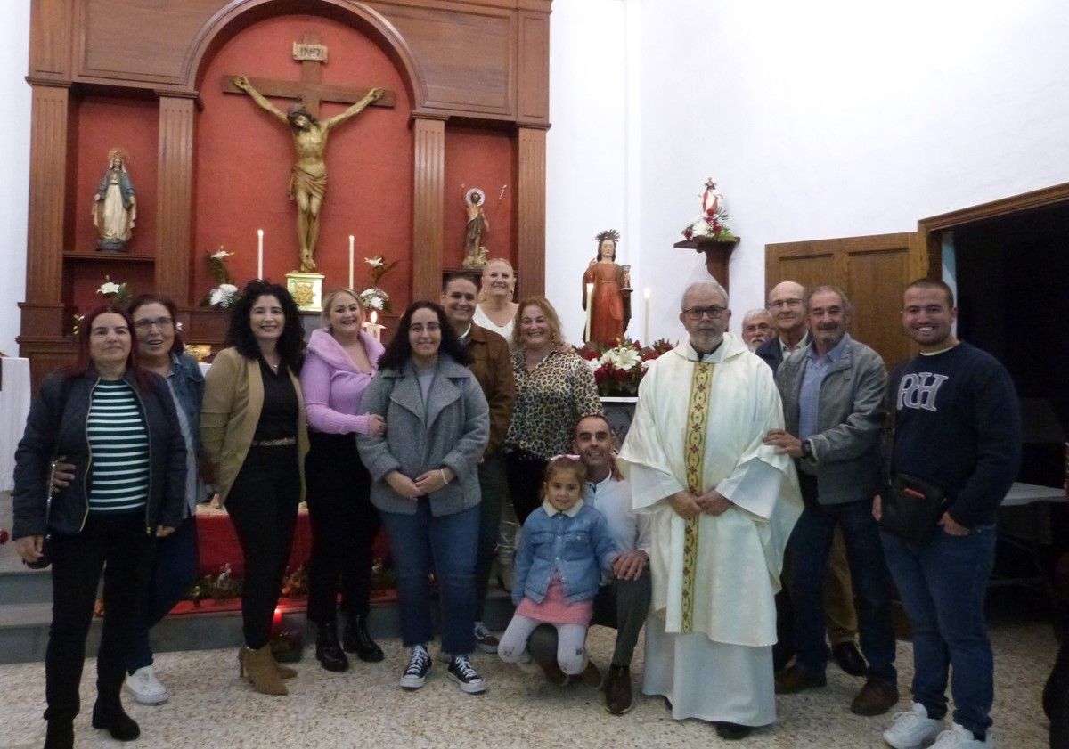 El sacerdote y los vecinos de Soo en la festividad de San Juan Evangelista