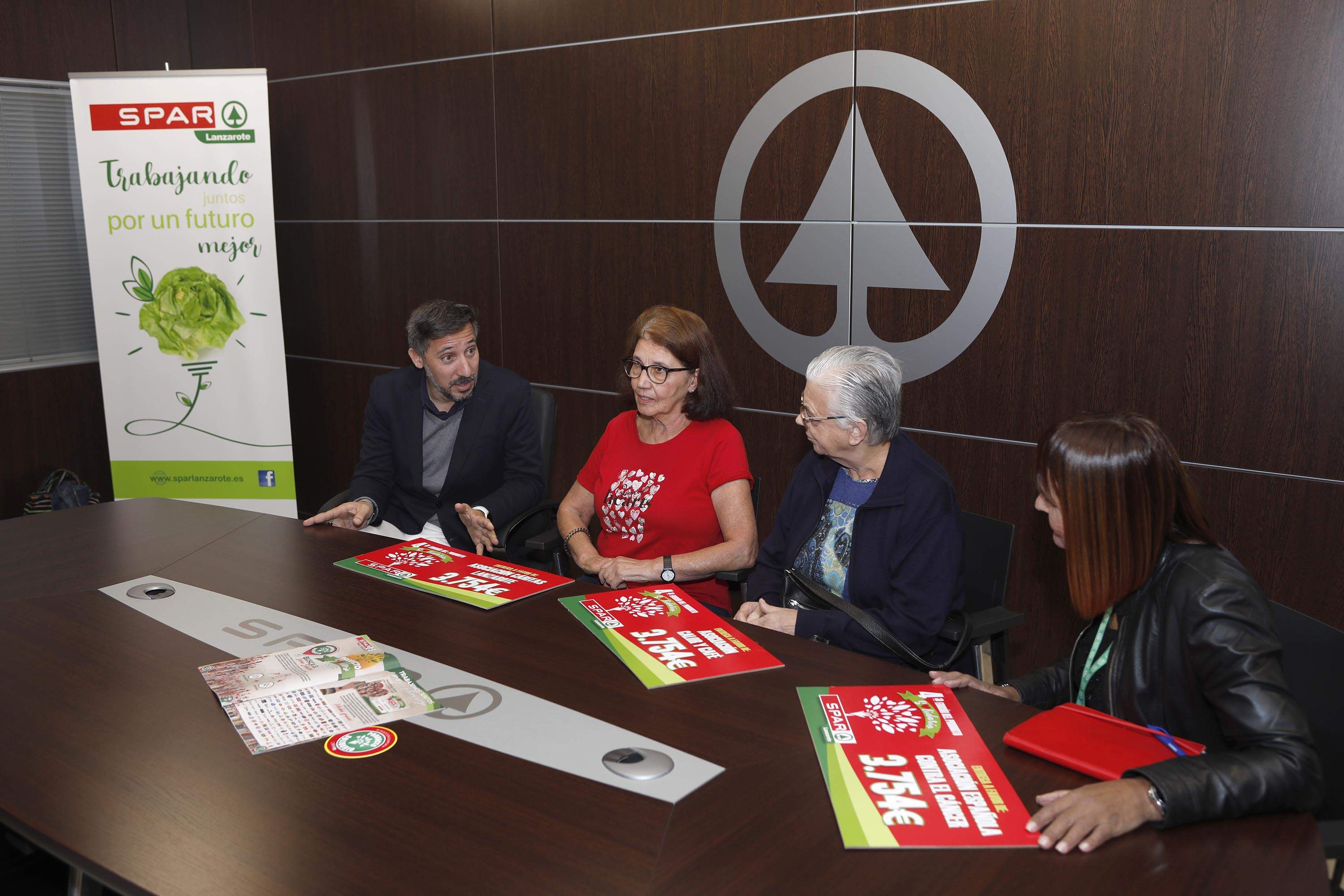 Entrega de cheques de Spar a las ONGs (Fotos: José Luis Carrasco)