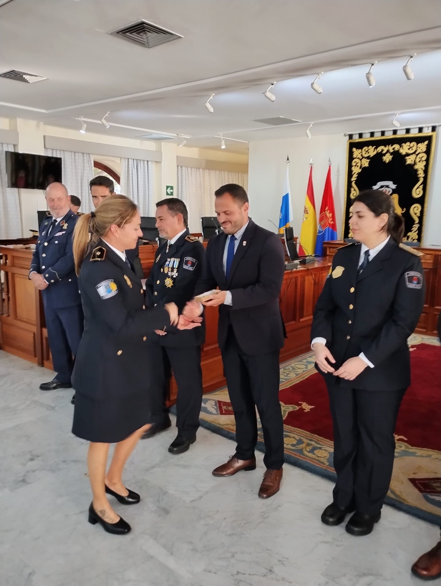 Arrecife condecora a agentes de la Policía Local, 2023
