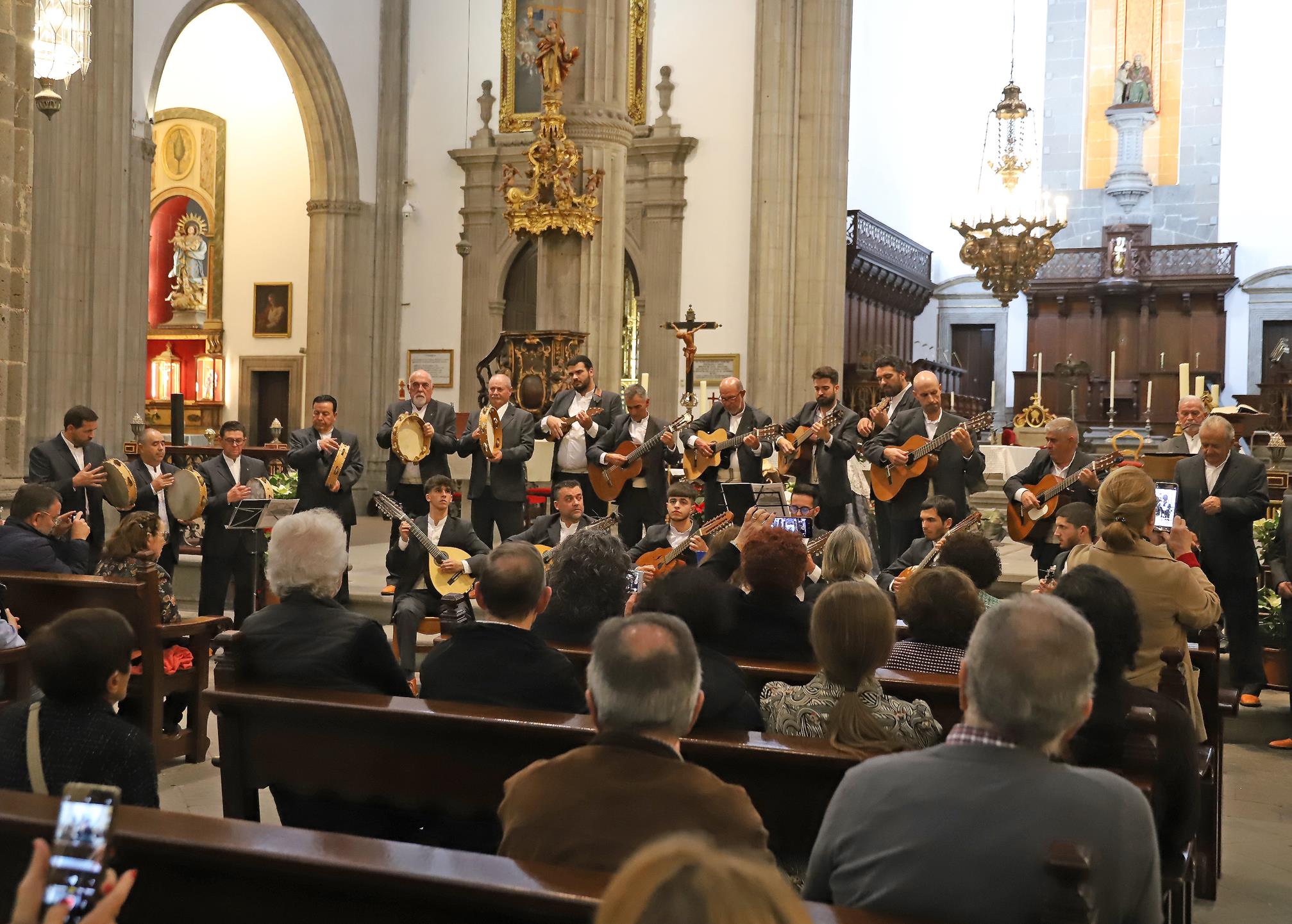 Rancho de Pascua de Tinajo en la Catedral de Santa Ana Rancho de Pascua de Tinajo en la Catedral de Santa Ana