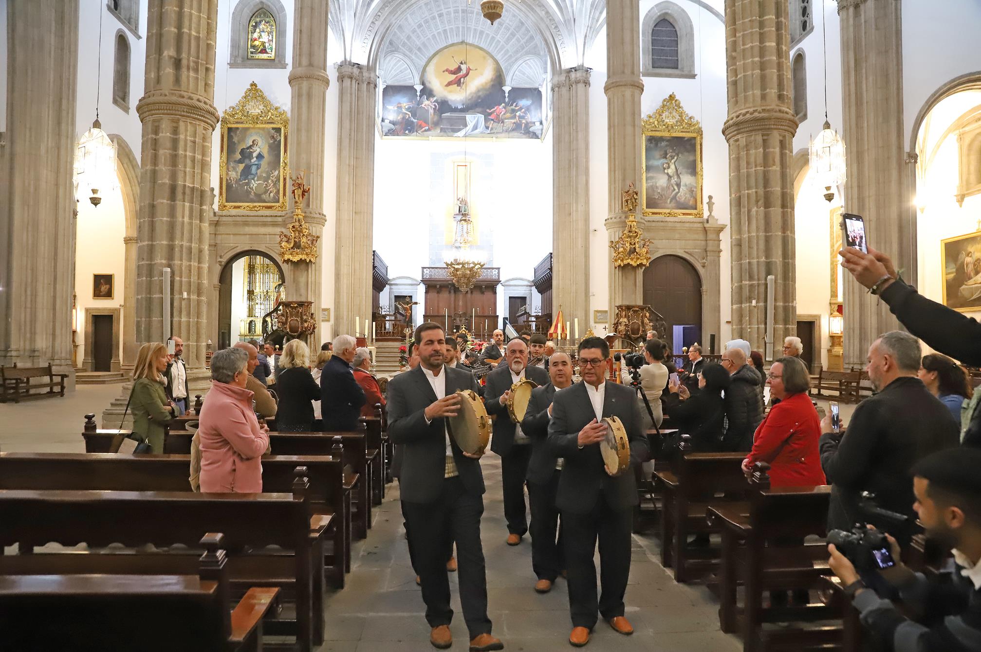 Rancho de Pascua de Tinajo en la Catedral de Santa Ana Rancho de Pascua de Tinajo en la Catedral de Santa Ana