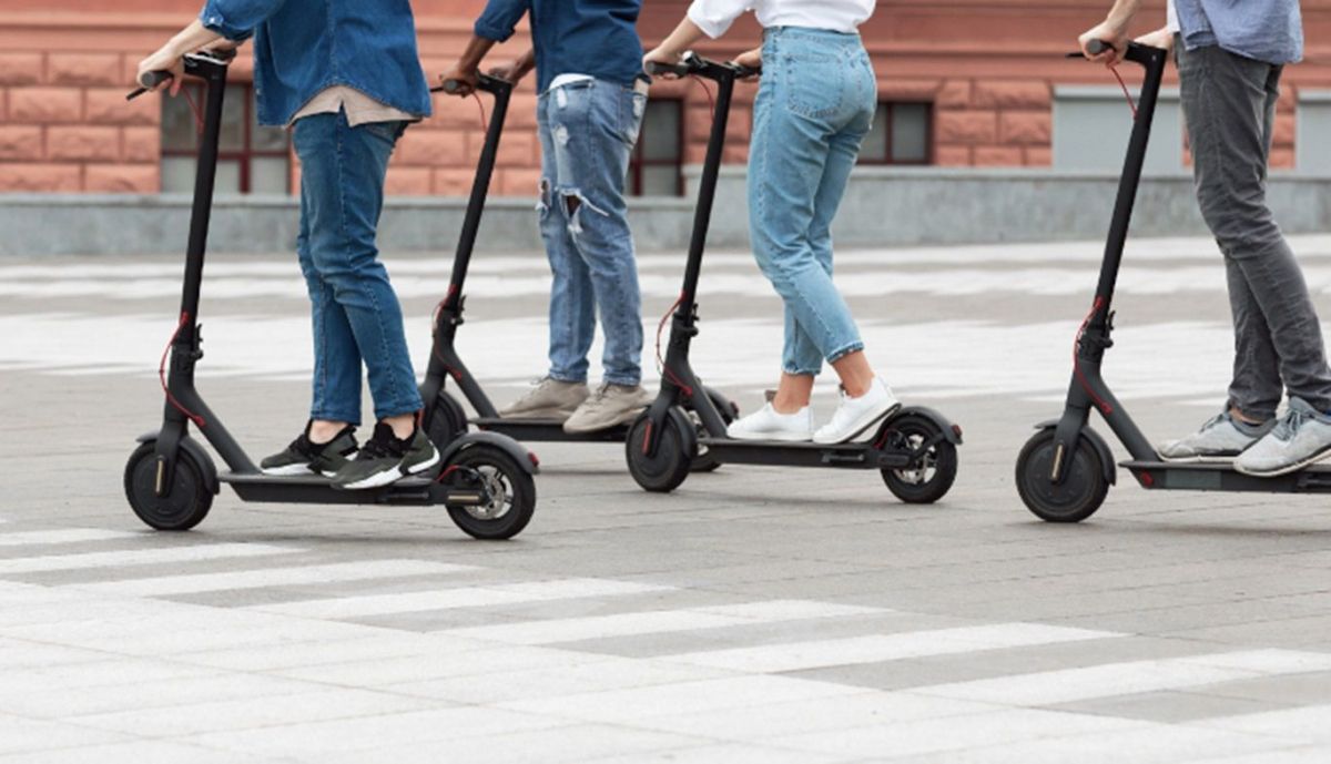 Los patinetes eléctricos parecían una solución sostenible para mejorar la  movilidad. No siempre es así