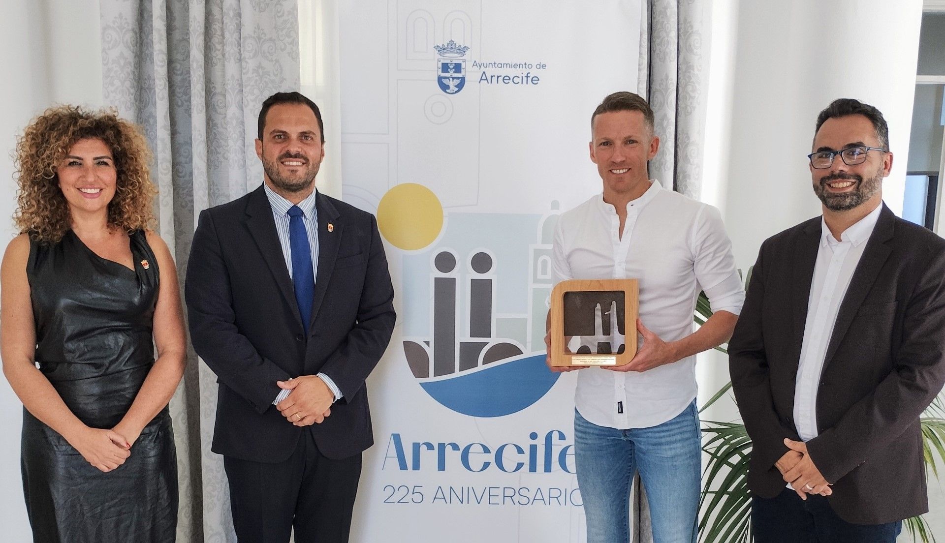 El árbitro internacional Alejandro Hernández, embajador del 225 aniversario de Arrecife