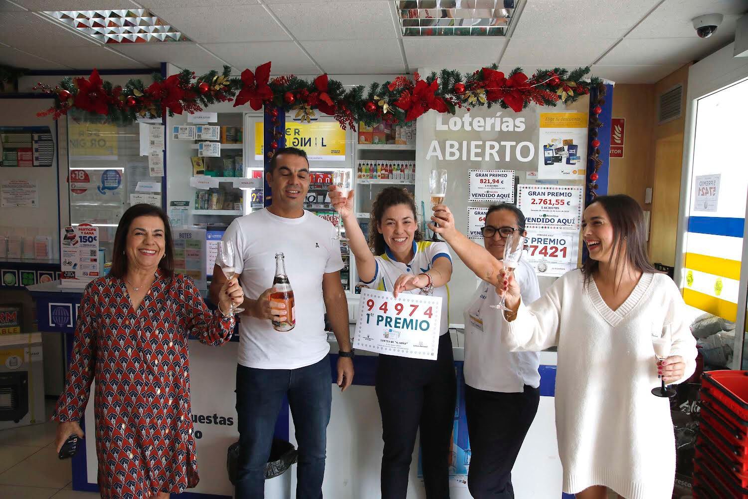 Primer Premio de la Lotería de El Niño cae en San Bartolomé (Fotos: José Luis Carrasco)