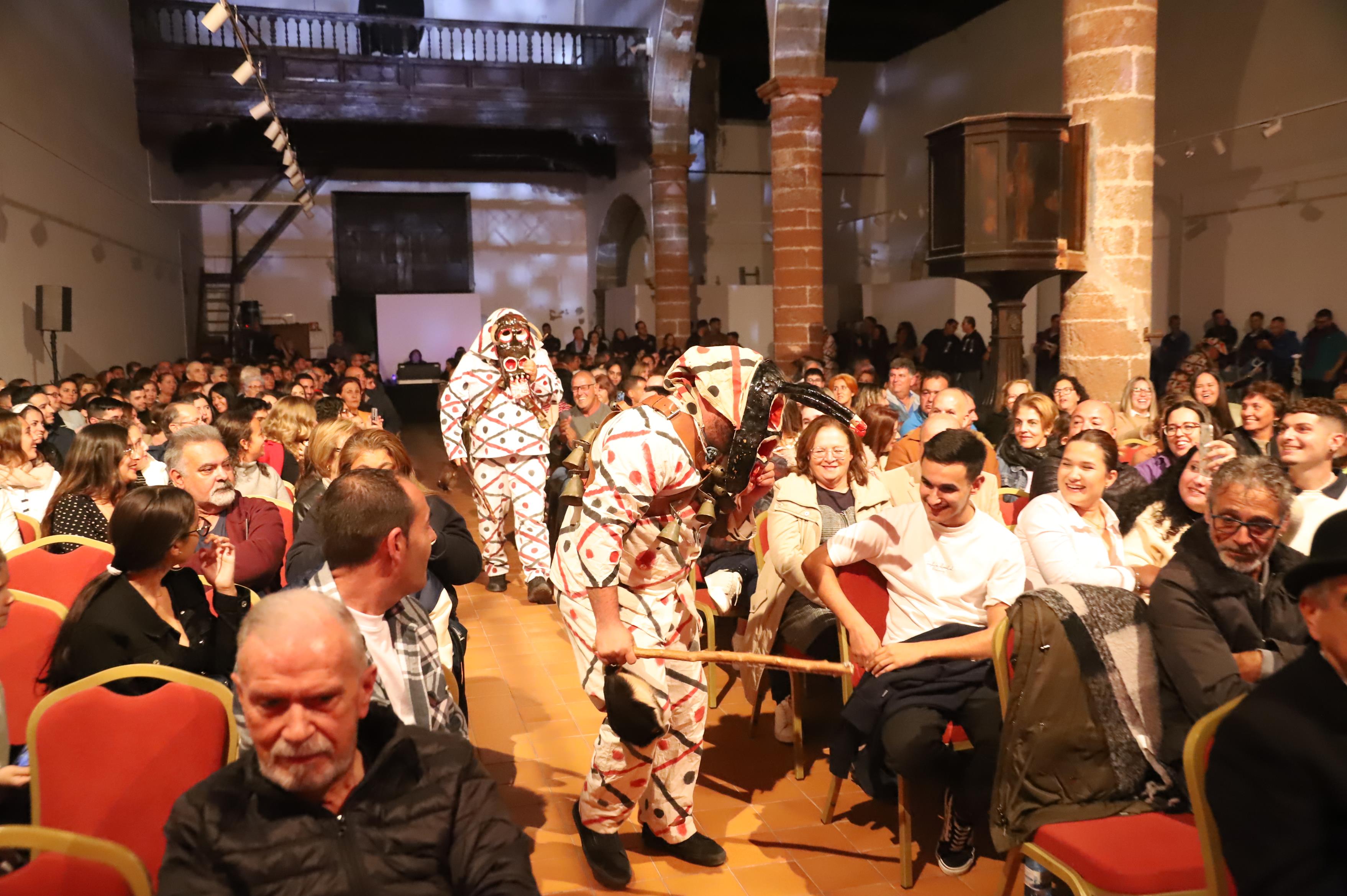 Presentación de la comparsa Los Cumbacheros, 2024 Presentación de la comparsa Los Cumbacheros, 2024