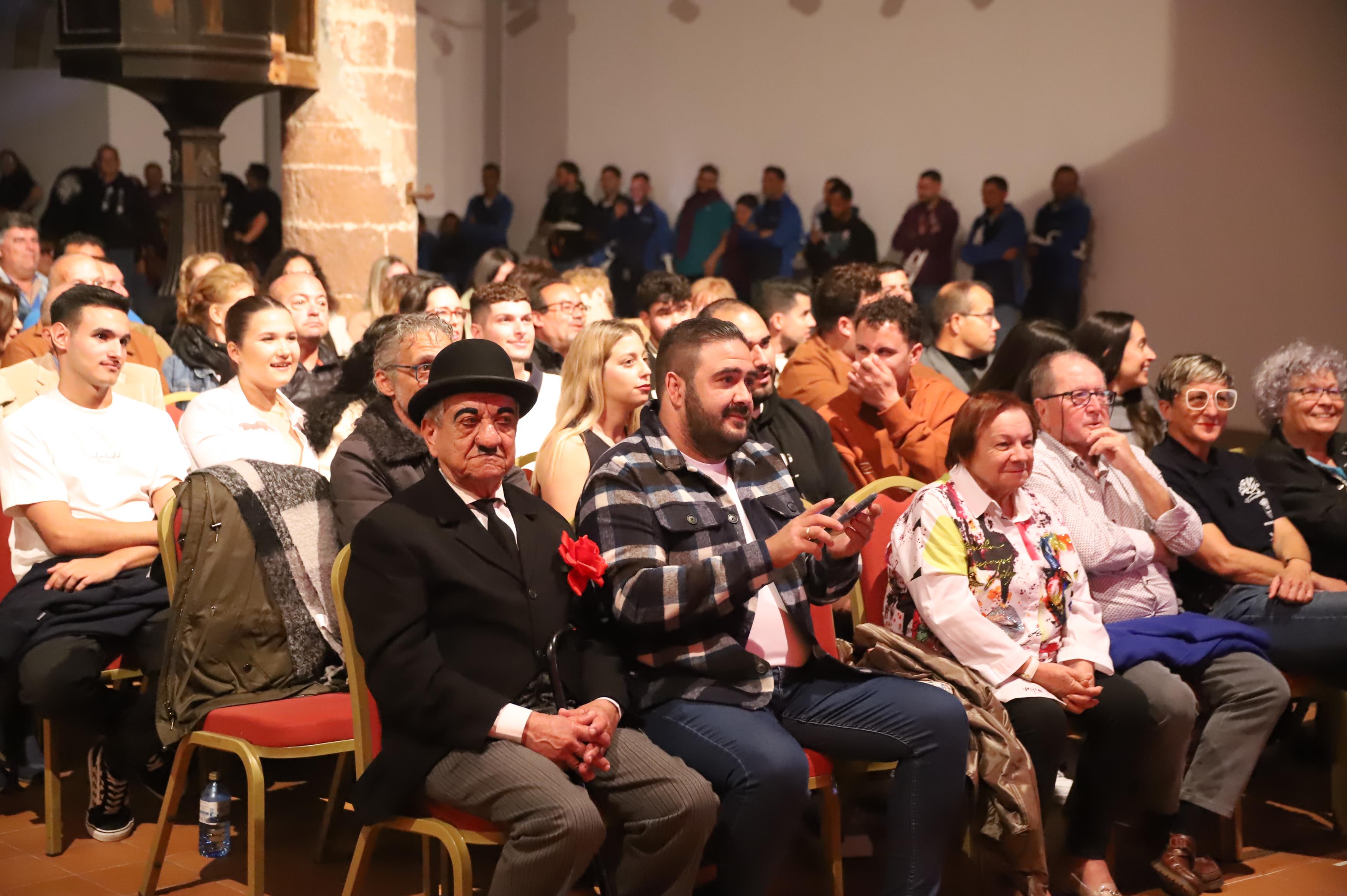 Presentación de la comparsa Los Cumbacheros, 2024 Presentación de la comparsa Los Cumbacheros, 2024