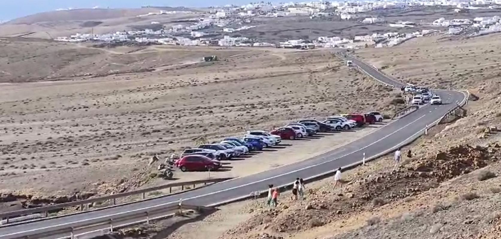 Turistas visitando Las Grietas