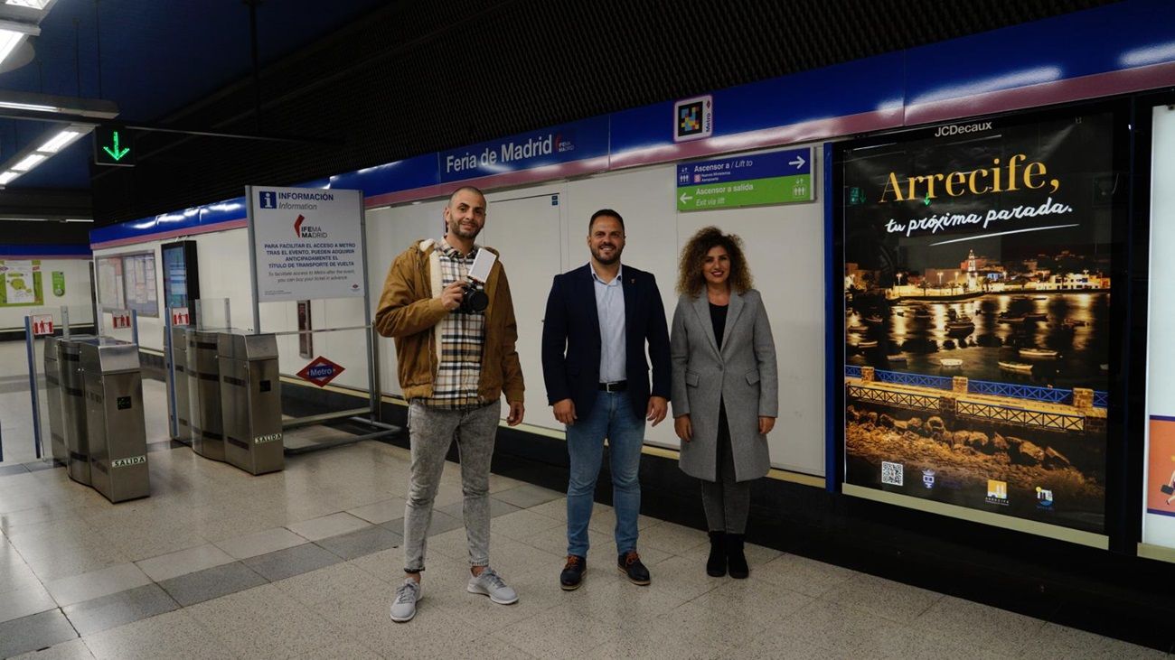 Yonathan de León, Eli Merino y Juan Méndez en la parada de 'Ifema' 