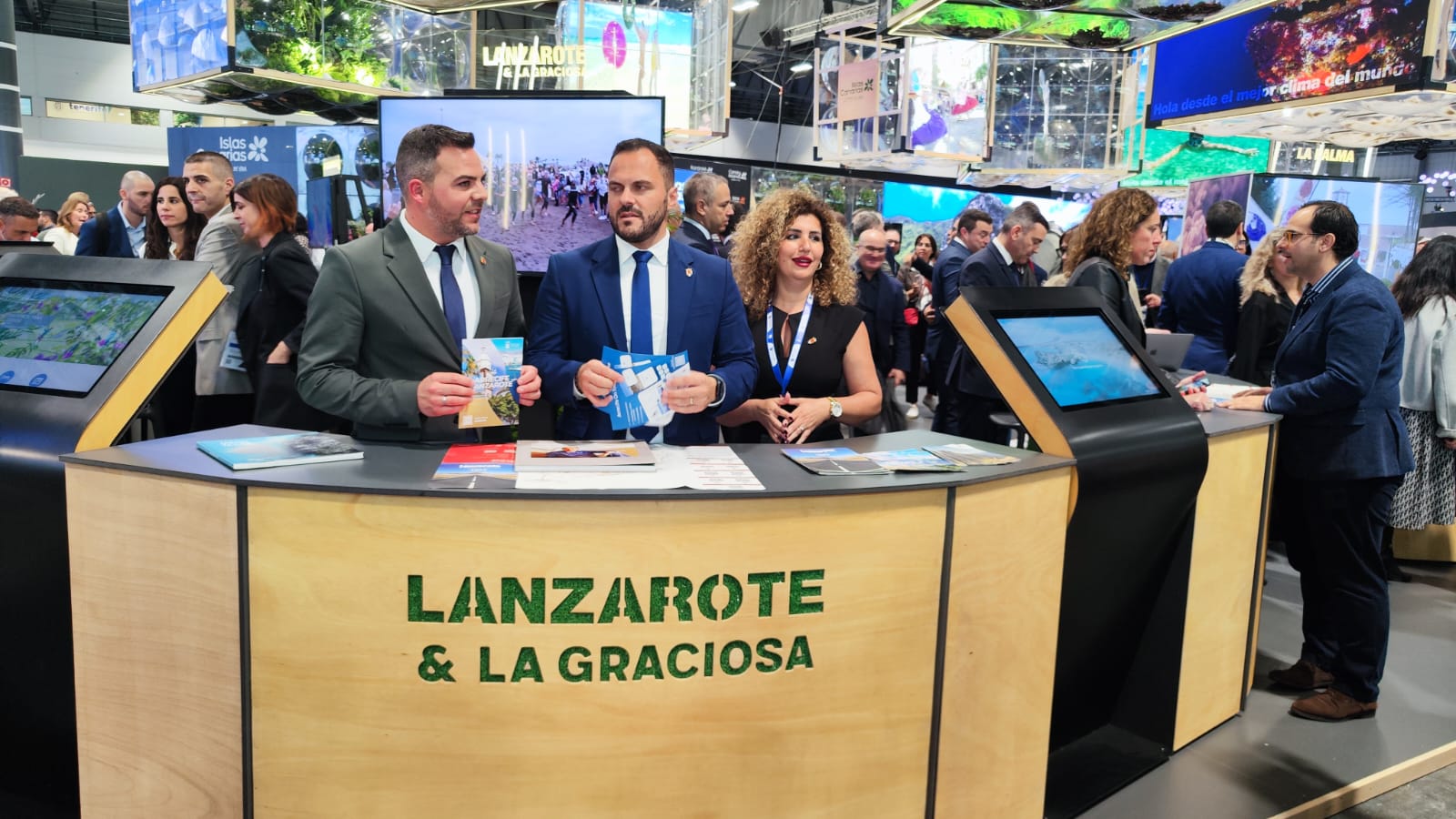 Fernándo Cavijo y políticos de Lanzarote en la 'Feria Internacional de Turismo 2024' de Madrid 