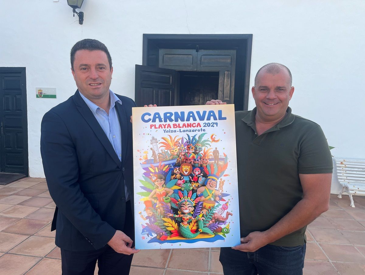 El alcalde y el concejal de Festejos presentan el cartel del Carnaval de Playa Blanca 2024