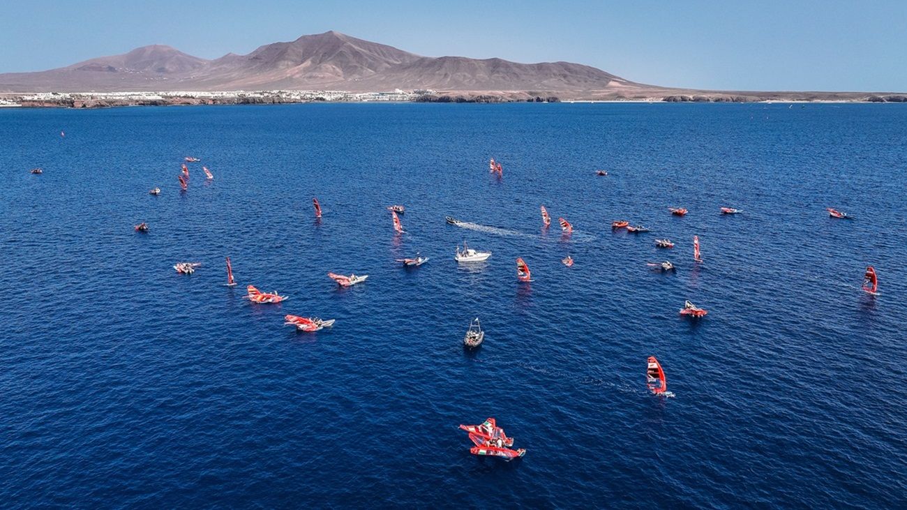 La flota esperando en el campo de regatas de Lanzarote
