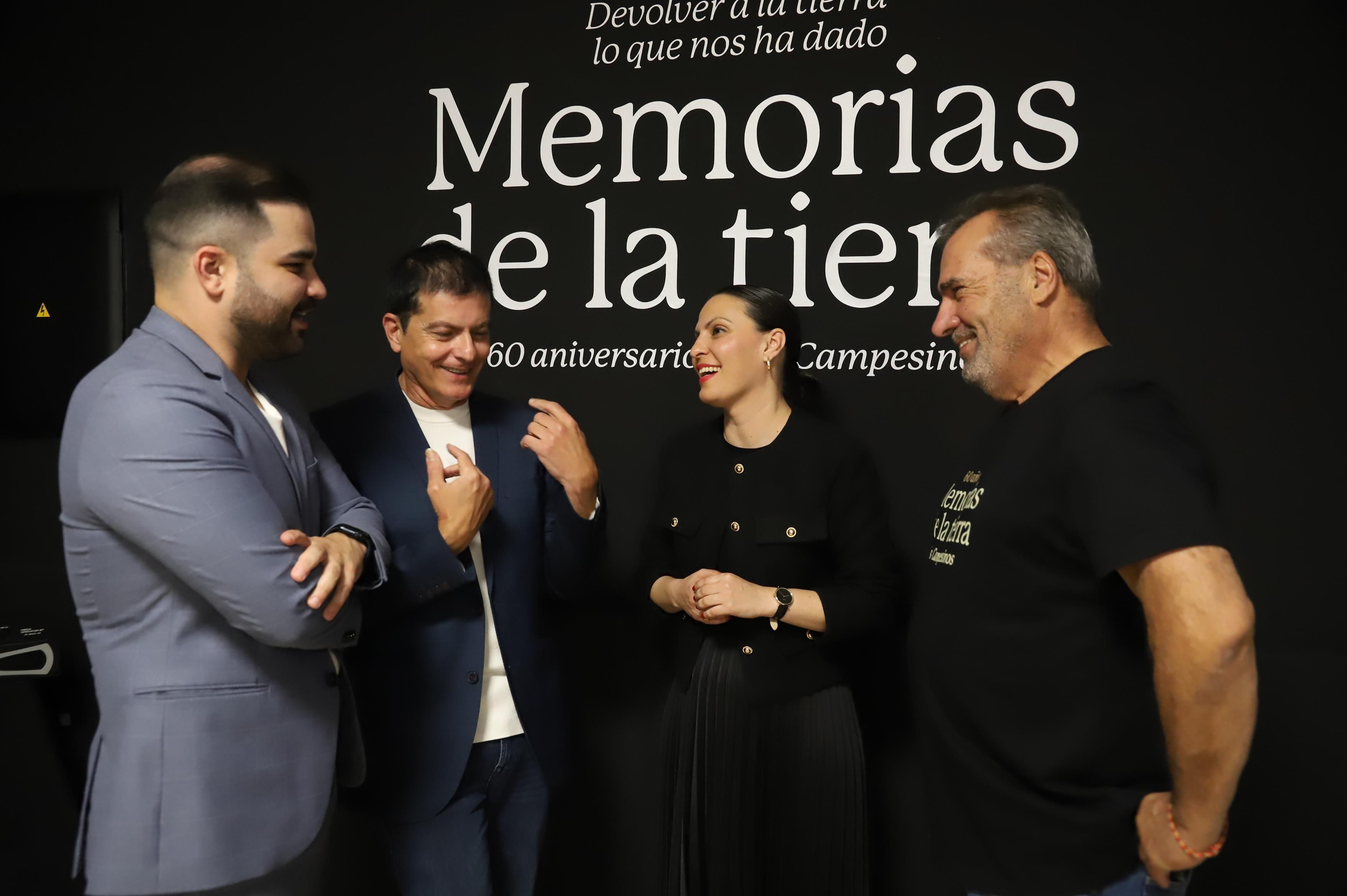 La agrupación folklórica durante la presentación de 'Memorias de la Tierra' La agrupación folklórica durante la presentación de 'Memorias de la Tierra'